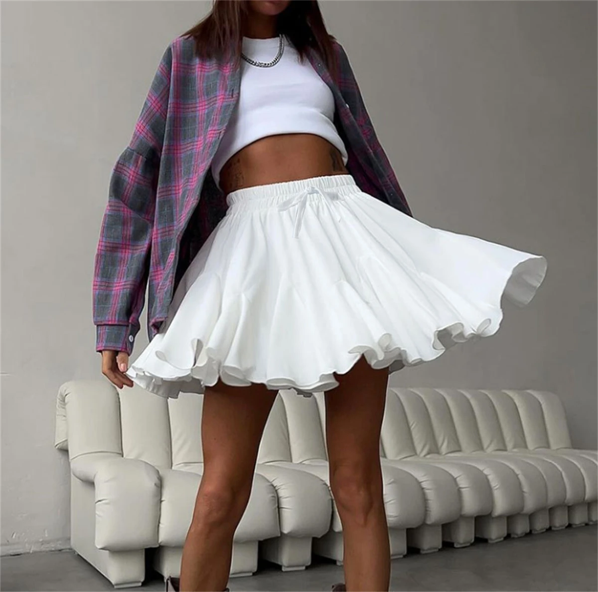 Fashion Summer Ruffle Short Skirt Women High Waist Solid Y2K Mini Skirts 2025 Elegant Vintage Pleated Short Dress Street Clothes
Fashion Summer Ruffle Short Skirt Women High Waist Solid Y2K Mini Skirts 2025 Elegant Vintage Pleated Short Dress Street Clothes