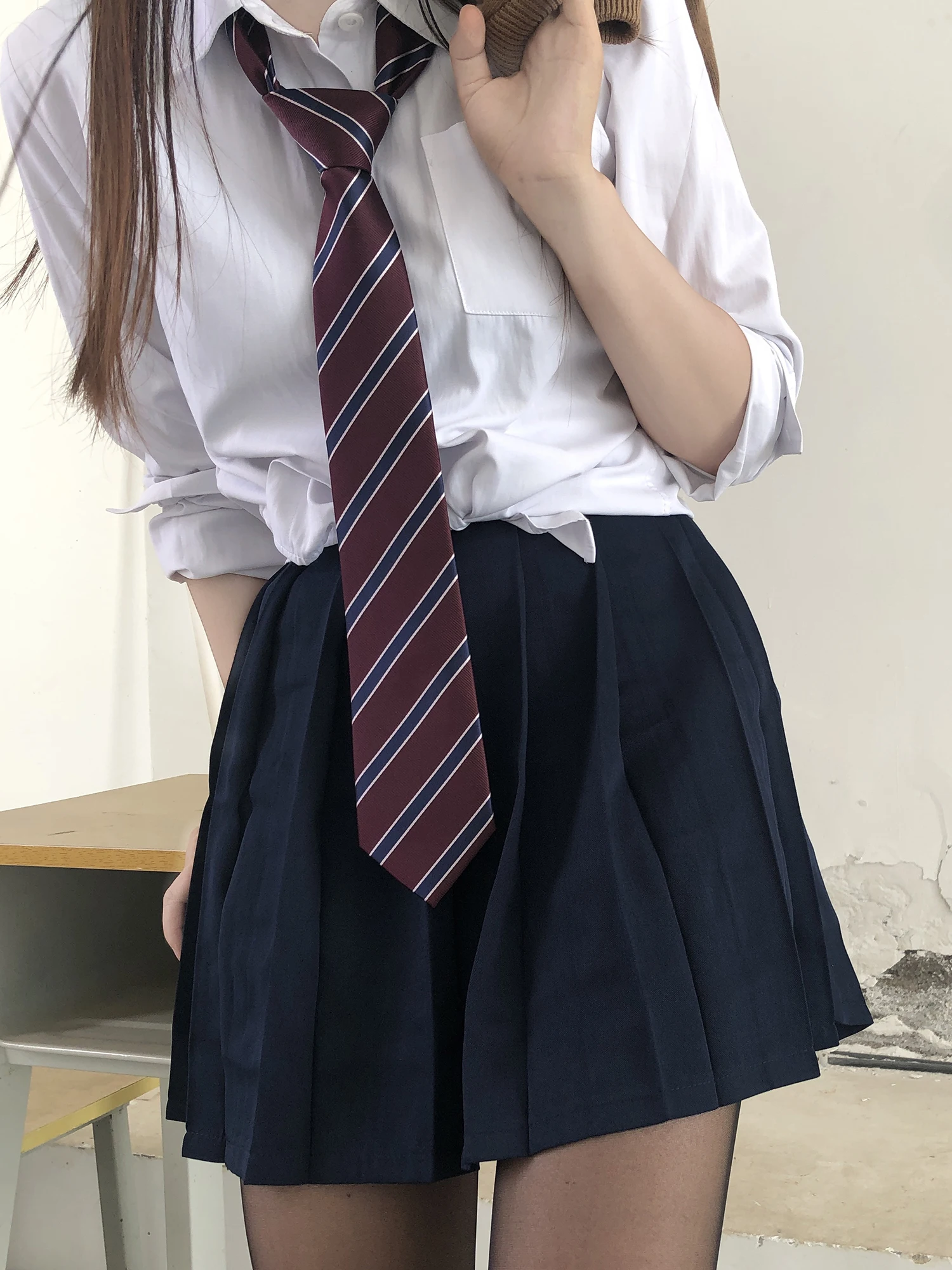 Женская рубашка с эффектом похудения, с длинным рукавом, базового стиля, повседневная, свободного кроя, из полиэстера, для студентов, весна-лето-осень
Женская рубашка с эффектом похудения, с длинным рукавом, базового стиля, повседневная, свободного кроя, из полиэстера, для студентов, весна-лето-осень