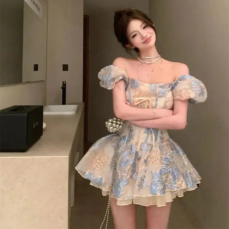 French Jacquard Waist-Hugging Dress Women'S New Summer Niche Design Pure Lustful Waist-Hugging Short Skirt
French Jacquard Waist-Hugging Dress Women'S New Summer Niche Design Pure Lustful Waist-Hugging Short Skirt