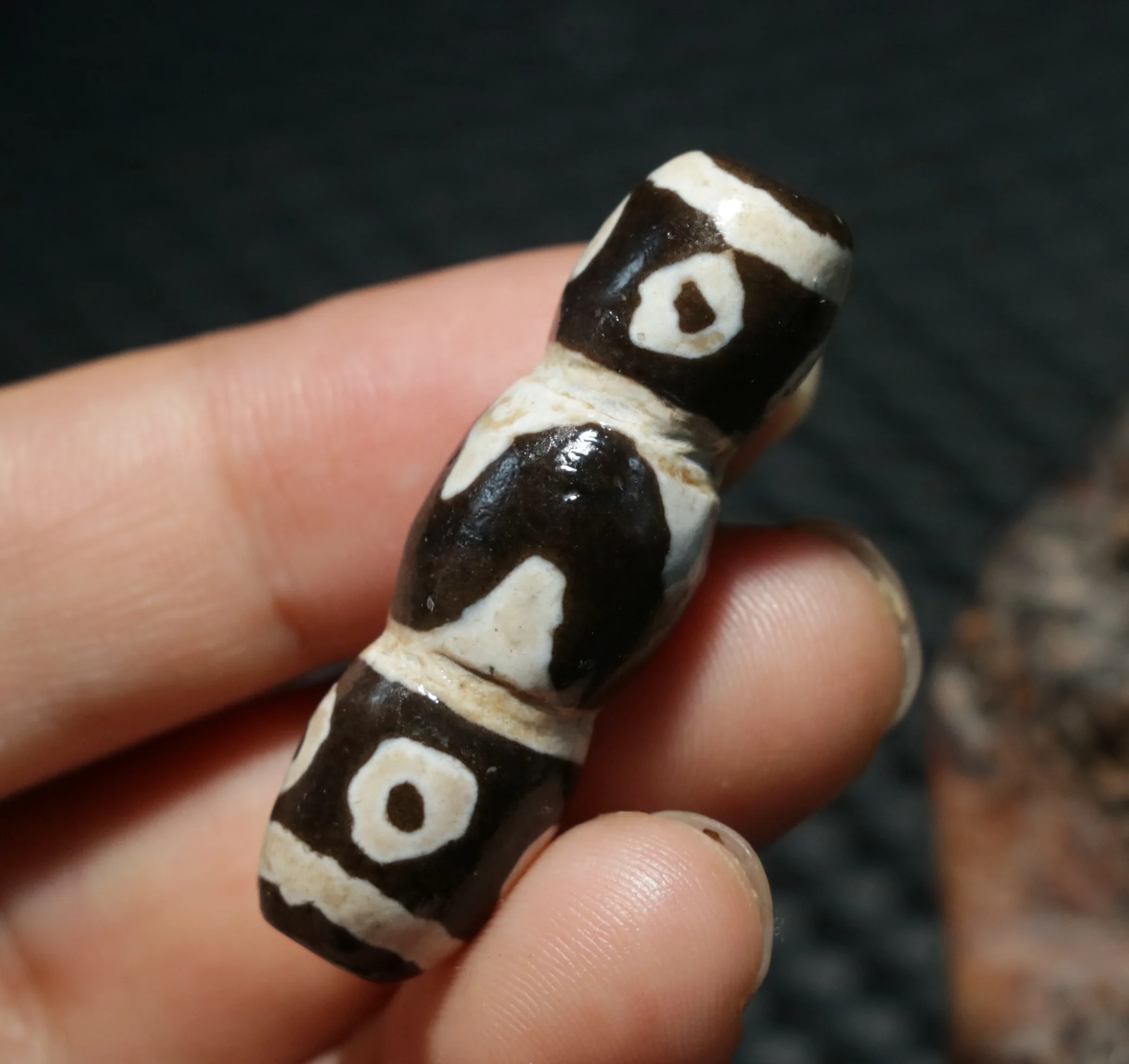 UP0513A6 Unique Energy Power Magic Tibetan old Agate 8 Eyed Tiger Tooth totem Lotus Root shape dZi Bead Fit For Making Bracelet
UP0513A6 Unique Energy Power Magic Tibetan old Agate 8 Eyed Tiger Tooth totem Lotus Root shape dZi Bead Fit For Making Bracelet