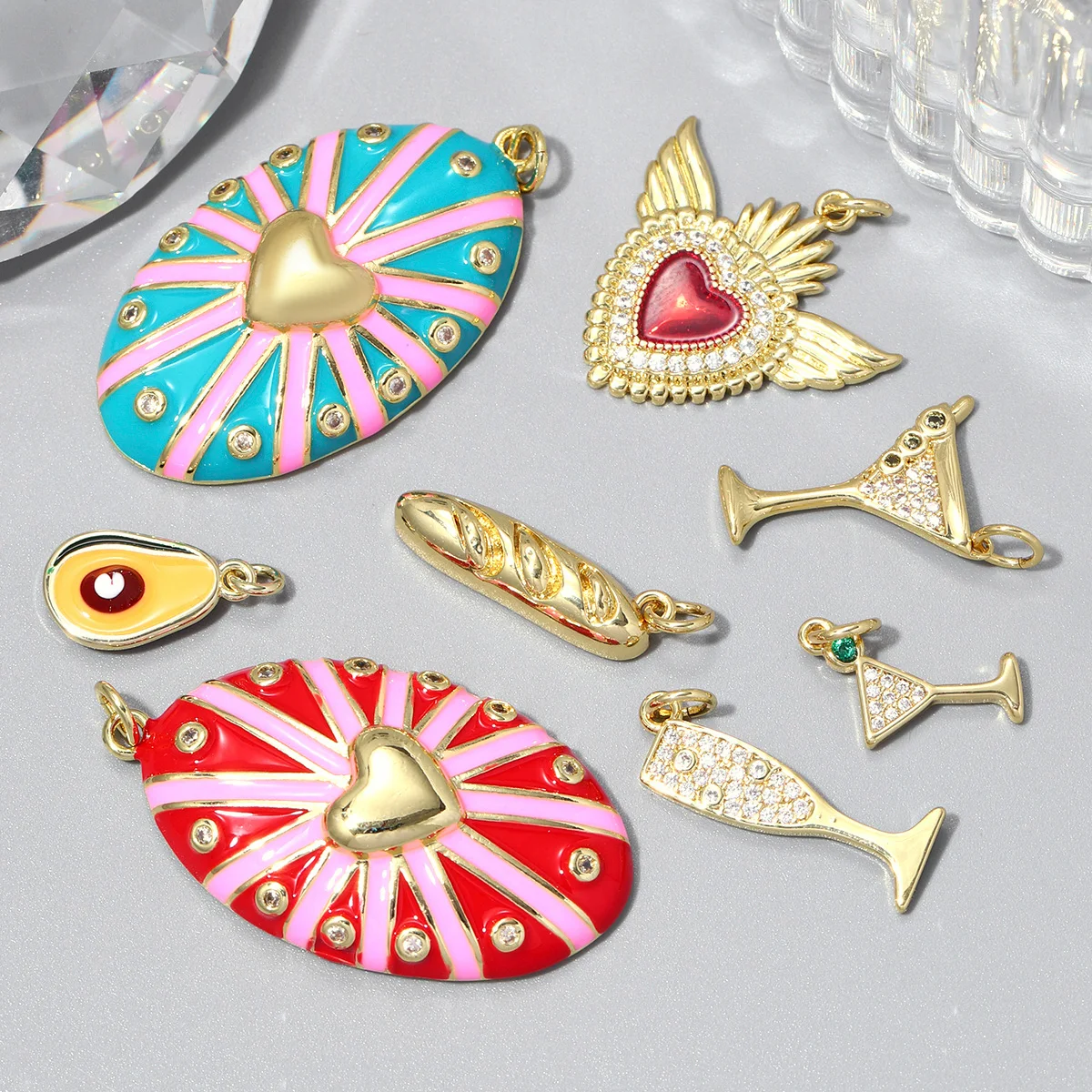 3pcs/Lot Enamel Heart Copper Zircon DIY Earring Charms Women Champagne Flute Wine Glass Avocado Necklace Pendants Fruit Jewelry
3pcs/Lot Enamel Heart Copper Zircon DIY Earring Charms Women Champagne Flute Wine Glass Avocado Necklace Pendants Fruit Jewelry