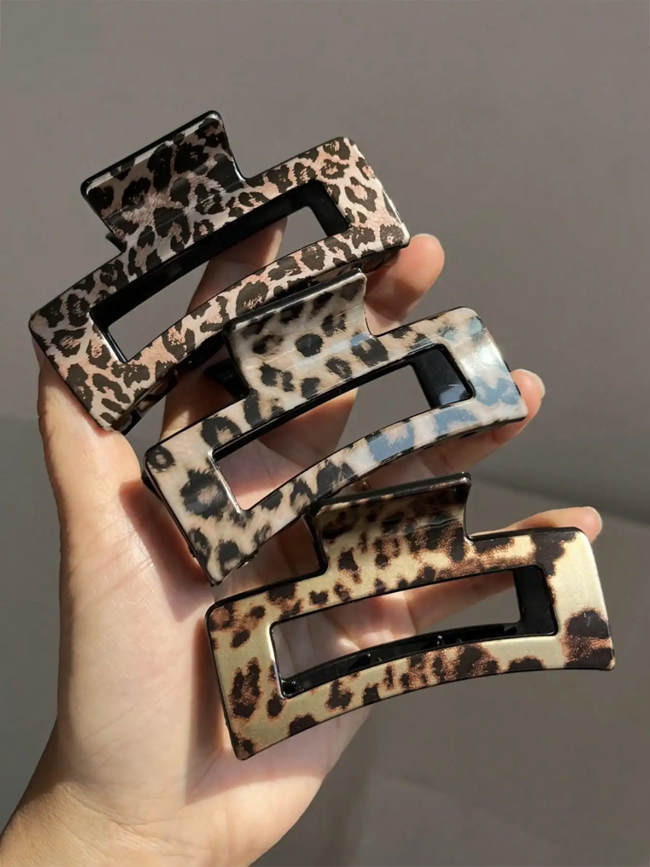 3pcs New Leopard Print Hair Claw Clip, European And American Fashion Square Hair Clip
3pcs New Leopard Print Hair Claw Clip, European And American Fashion Square Hair Clip