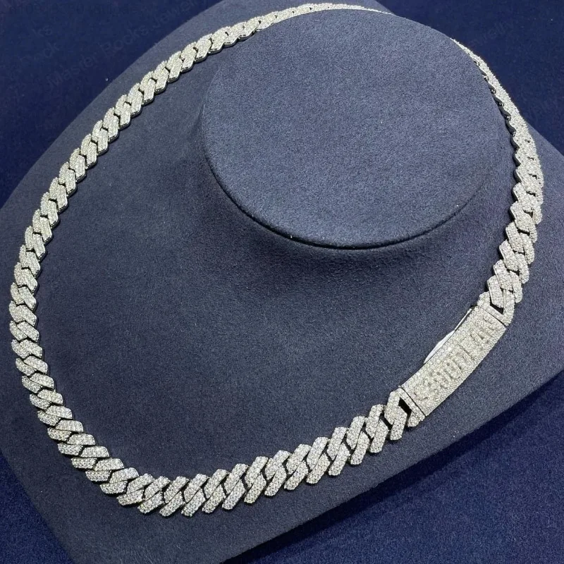 VVS Moissanite Chain 925 Sterling Silver Iced Out 15mm Cuban Necklace Custom Lock Moissanite Cuban Chain
VVS Moissanite Chain 925 Sterling Silver Iced Out 15mm Cuban Necklace Custom Lock Moissanite Cuban Chain