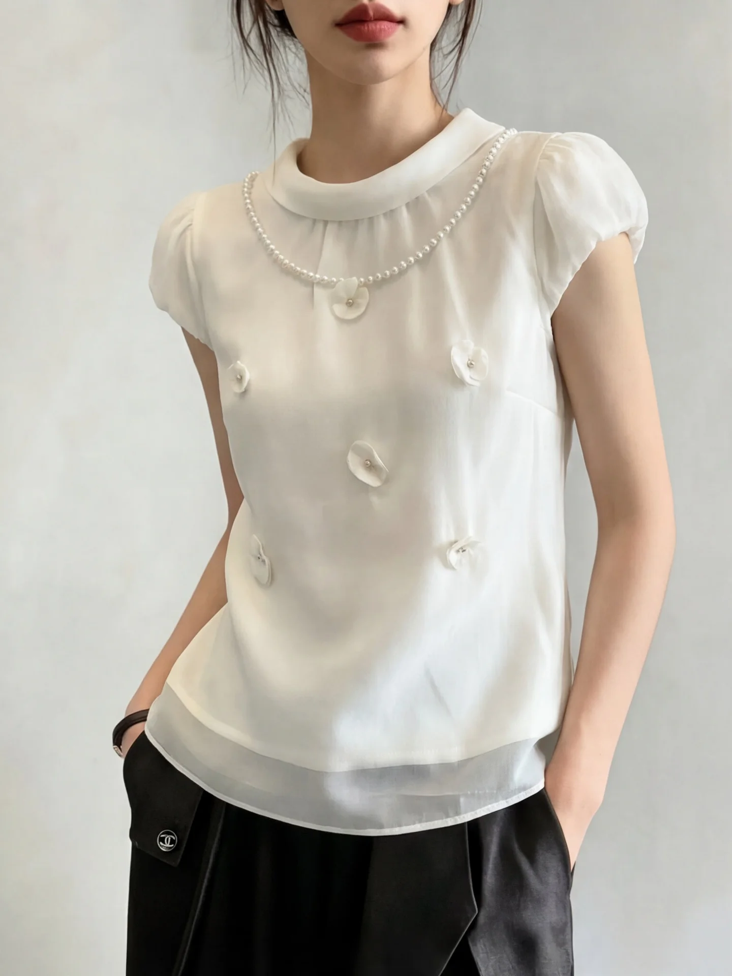 White Pearl Chain 3D Flower Summer Shirt Women's Fashion Design Sensation Fly Sleeve Top Lace Snowflake Style Commute Loose Fit
White Pearl Chain 3D Flower Summer Shirt Women's Fashion Design Sensation Fly Sleeve Top Lace Snowflake Style Commute Loose Fit