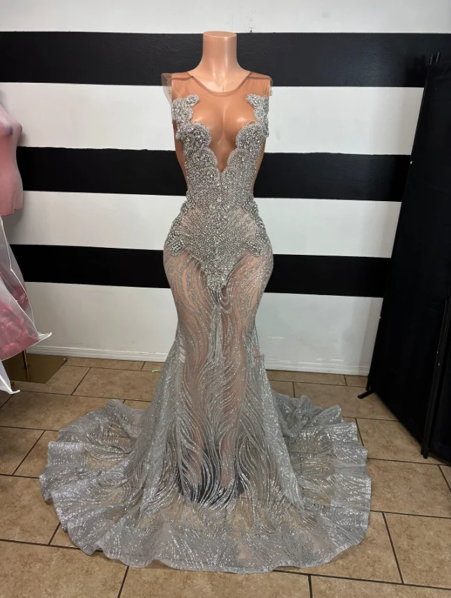 Ivy Silver Sparkly Long Mermaid Evening Dresses Customsized Gillter Crystal Sheer Mesh Black Girl Birthday Gala Gown
Ivy Silver Sparkly Long Mermaid Evening Dresses Customsized Gillter Crystal Sheer Mesh Black Girl Birthday Gala Gown