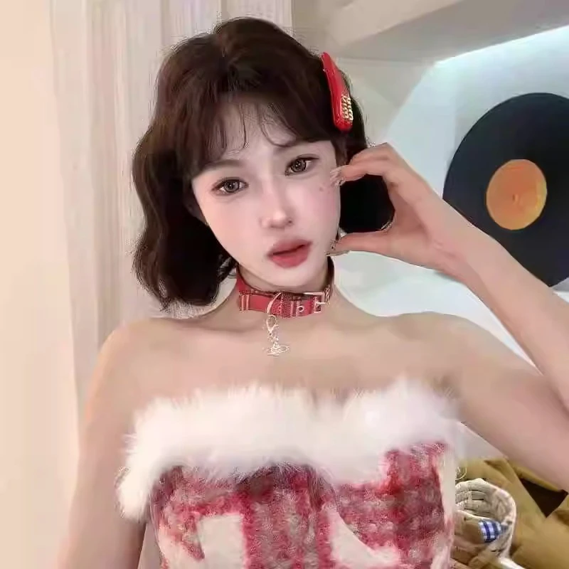 Gradient cos wig with bangs, dyed layers, collarbone hair, long head cover, split seam, bangs, collarbone hair head cover
Gradient cos wig with bangs, dyed layers, collarbone hair, long head cover, split seam, bangs, collarbone hair head cover