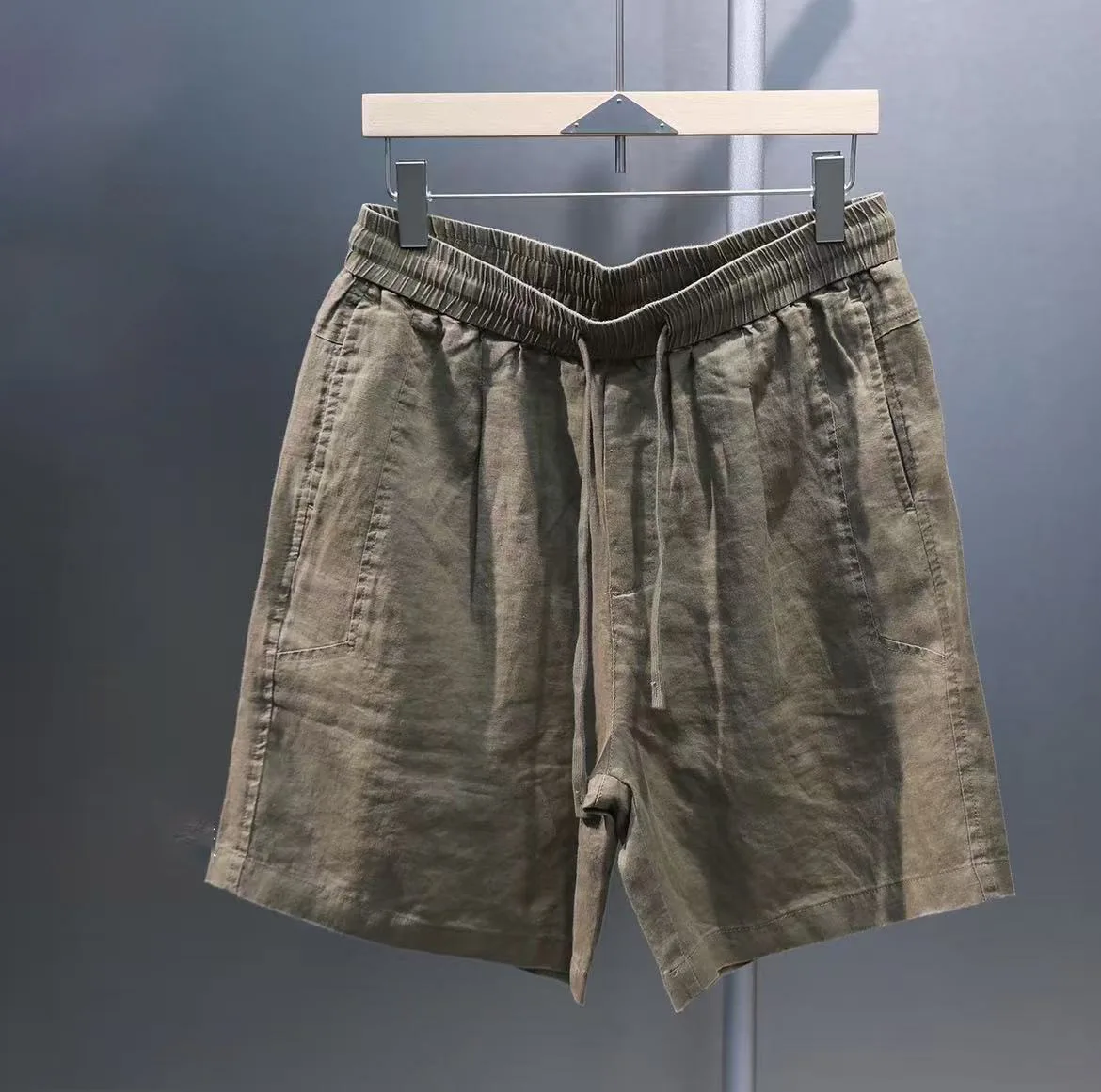 Men's Casual Summer Knee Length Shorts Drawstring Elastic Waistband Linen Solid Color Loose Short Pants
Men's Casual Summer Knee Length Shorts Drawstring Elastic Waistband Linen Solid Color Loose Short Pants