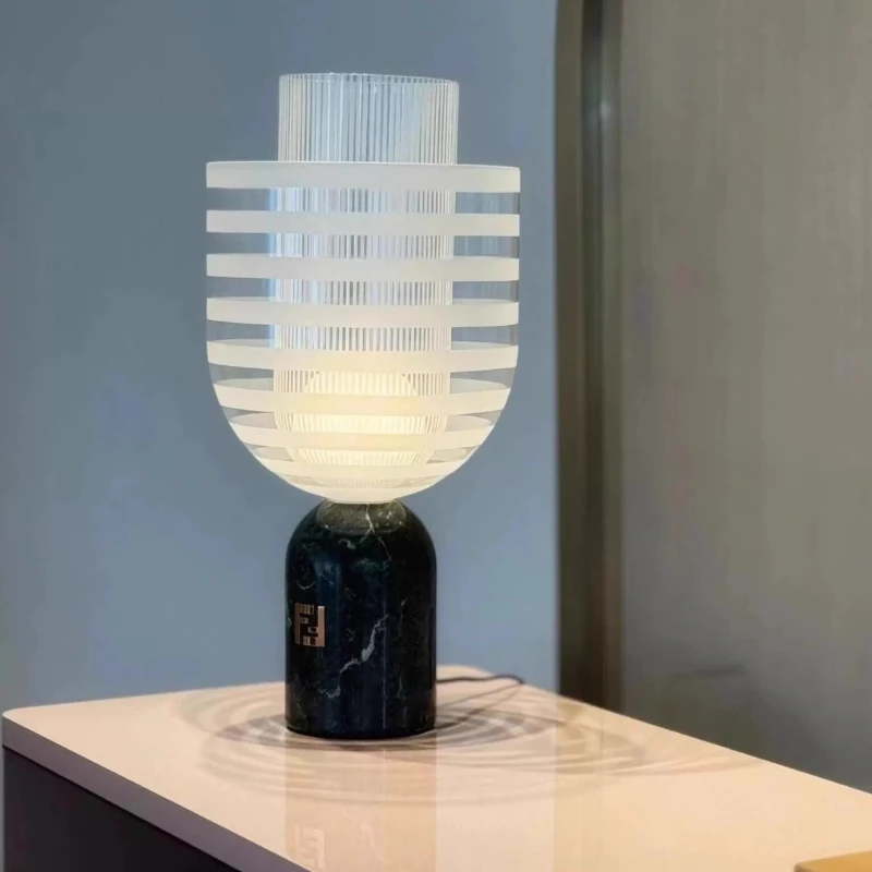 Postmodern Luxury Creative Green Marble Table Lamp for Living Room Designer New E27 LED Bulb Desk Lamp with Glass Lampshade
Postmodern Luxury Creative Green Marble Table Lamp for Living Room Designer New E27 LED Bulb Desk Lamp with Glass Lampshade