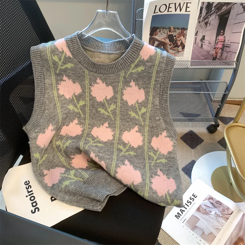 Vintage Floral Sweater Vest Women Harajuku Print Knitted Pullovers Waistcoat Fall Winter Korean Knitwears Sleeveless Jumpers New
Vintage Floral Sweater Vest Women Harajuku Print Knitted Pullovers Waistcoat Fall Winter Korean Knitwears Sleeveless Jumpers New