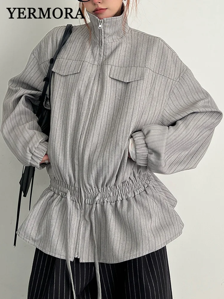 YERMORA Gray Striped Drawstring Zipper Jacket For Women Stand Collar Long Sleeve Loose New Coat Fashion Tide Spring Autumn 2025
YERMORA Gray Striped Drawstring Zipper Jacket For Women Stand Collar Long Sleeve Loose New Coat Fashion Tide Spring Autumn 2025