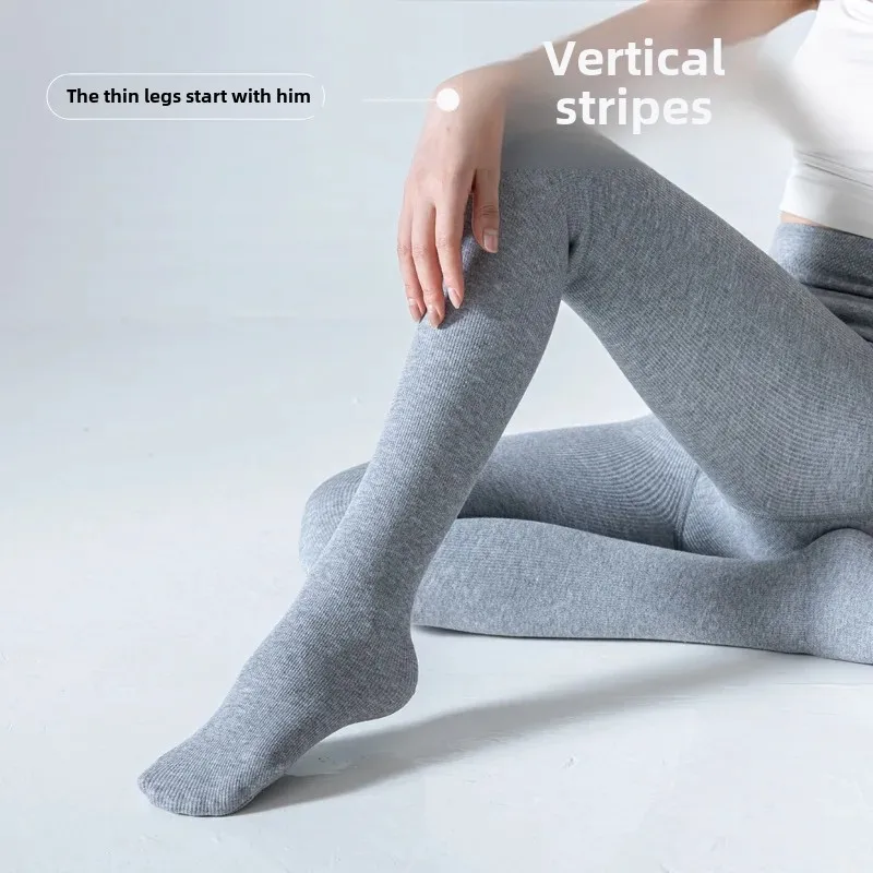 New Winter Thickened Fleece-lined Integrated Women's Pants Vertical Stripe Cotton Tights Anti-balling Faux Wool Slimming Bott
New Winter Thickened Fleece-lined Integrated Women's Pants Vertical Stripe Cotton Tights Anti-balling Faux Wool Slimming Bott
