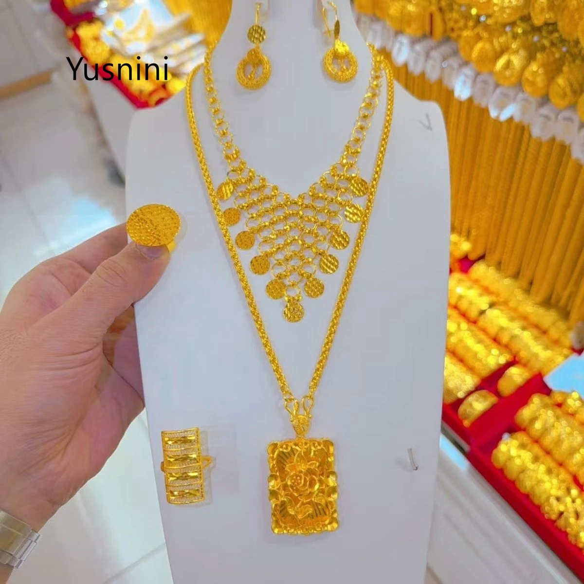New Dubai high-end 24K gold-plated necklace earrings rings exquisite wedding engagement party jewelry set for lovers 8888
New Dubai high-end 24K gold-plated necklace earrings rings exquisite wedding engagement party jewelry set for lovers 8888