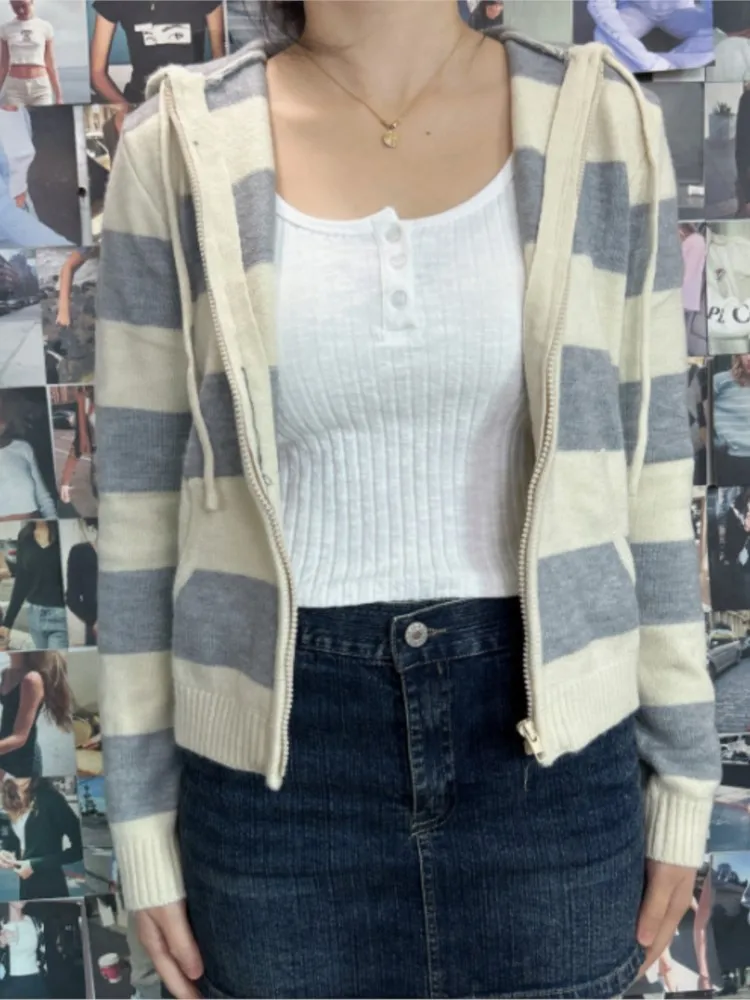 Fashion Striped Knitted Hooded Sweater Women Retro Simple Cotton Pockets Crop Pullover Tops Vintage Chic Sweet Cardigan Jumper
Fashion Striped Knitted Hooded Sweater Women Retro Simple Cotton Pockets Crop Pullover Tops Vintage Chic Sweet Cardigan Jumper