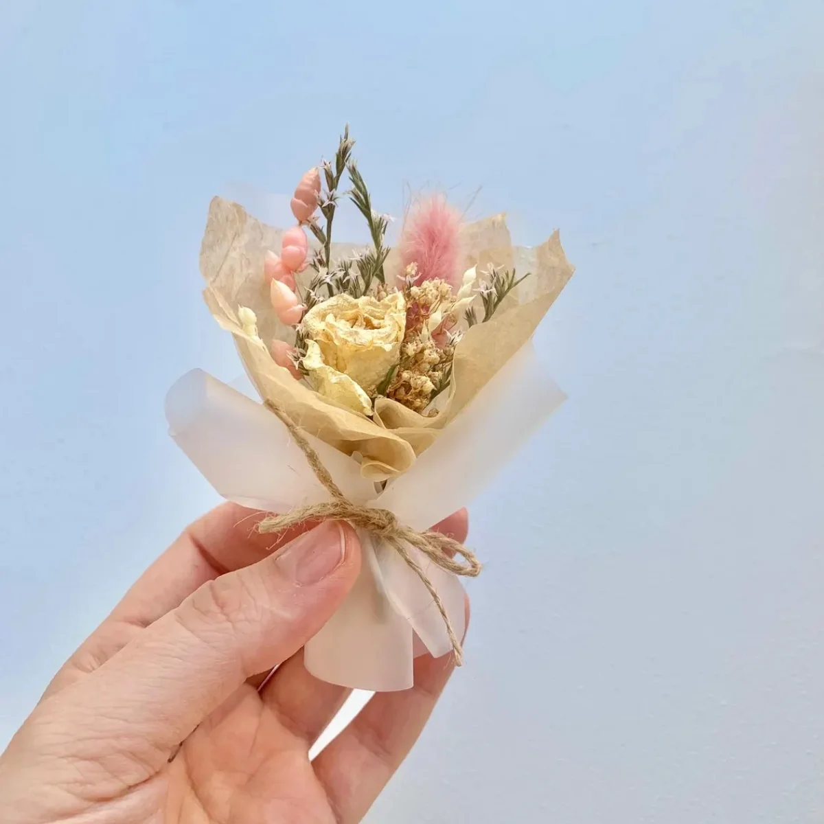 Mini Dried Flower Bouquet Magnet – Rustic Wedding Favor, Boho Letterbox Gift, Bridesmaid Proposal Thank You, Tiny Wildflower Po
Mini Dried Flower Bouquet Magnet – Rustic Wedding Favor, Boho Letterbox Gift, Bridesmaid Proposal Thank You, Tiny Wildflower Po