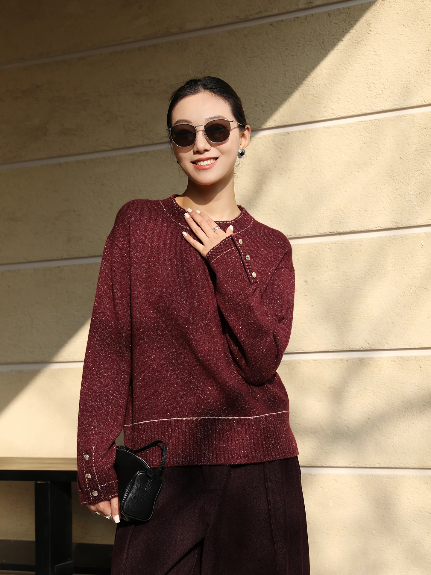 Elegant Red Shiny Knitted Sweater Women's Loose round Neck Woolen Pullover Warm Fashionable Autumn New Arrival
Elegant Red Shiny Knitted Sweater Women's Loose round Neck Woolen Pullover Warm Fashionable Autumn New Arrival