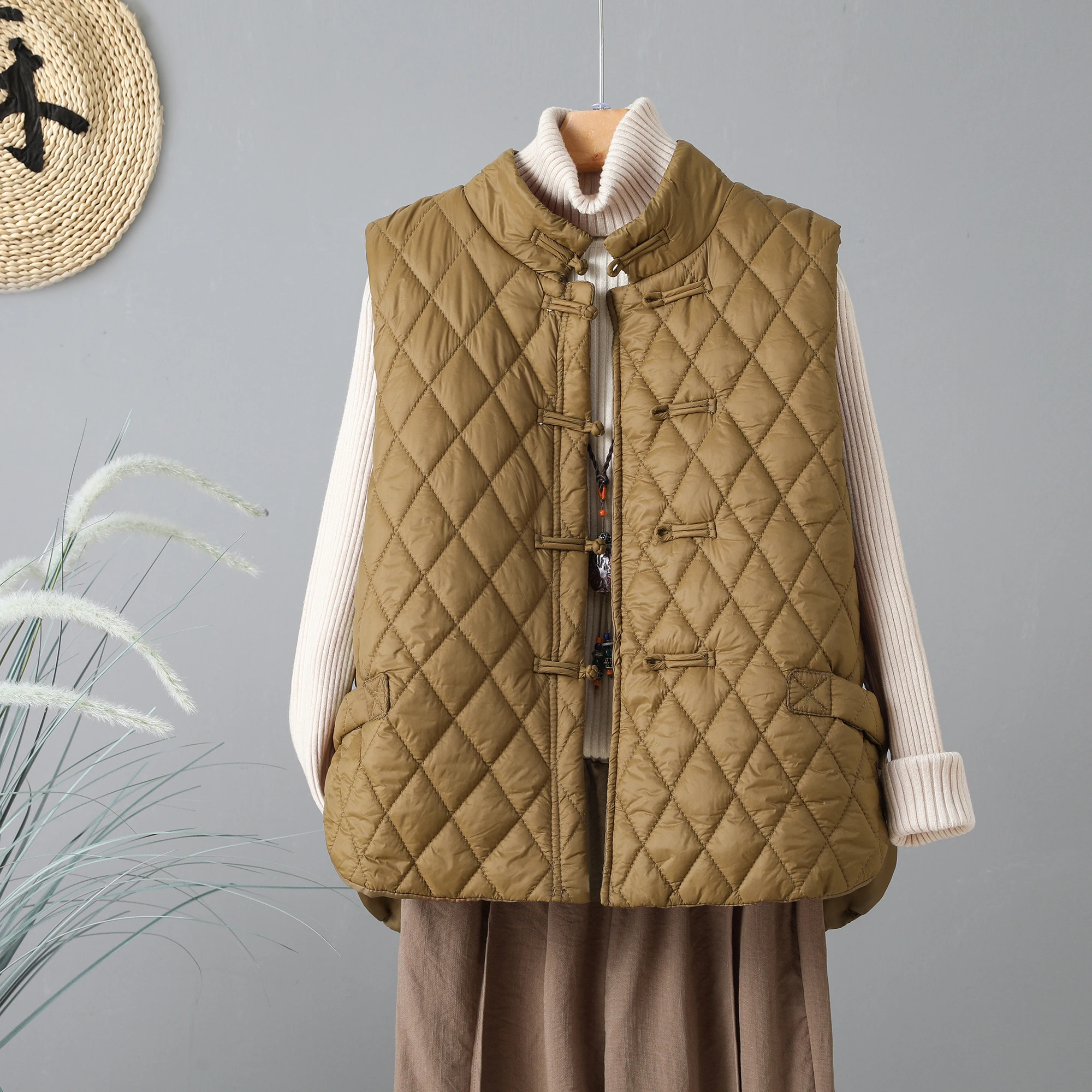 Warmth And Style Women's Oversized Retro Ethnic Embroidered Button down Quilted Cotton Vest Versatile Fashionable Outerwear
Warmth And Style Women's Oversized Retro Ethnic Embroidered Button down Quilted Cotton Vest Versatile Fashionable Outerwear