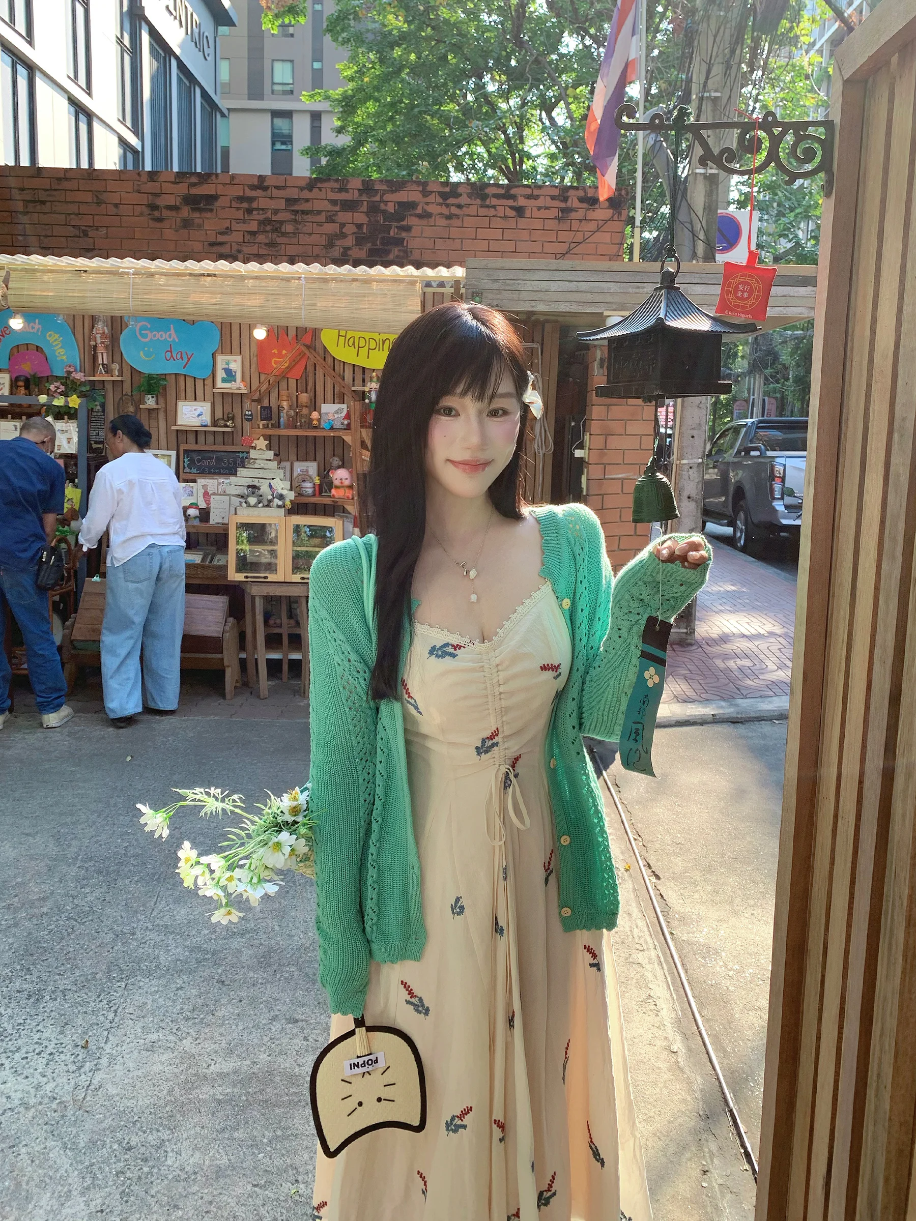 Spring 2026 New Sle f Moon Fi Sea Salt Bubble Knitted Hollow out Cardigan Thin Flower Pattern Women's Outerwear
Spring 2026 New Sle f Moon Fi Sea Salt Bubble Knitted Hollow out Cardigan Thin Flower Pattern Women's Outerwear