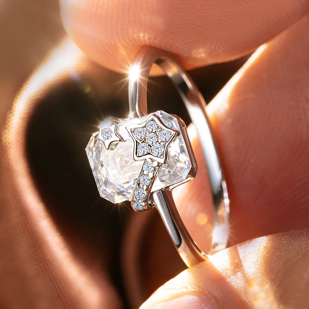 2CT Emerald Cut Full Moissanite Ring Shooting Star S925 Silver Sparkling Lab Diamond Wedding Band Jewelry for Women Daily Wear
2CT Emerald Cut Full Moissanite Ring Shooting Star S925 Silver Sparkling Lab Diamond Wedding Band Jewelry for Women Daily Wear