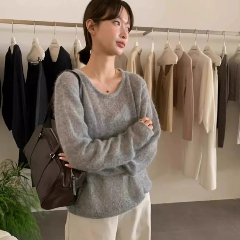 Elegant round-neck pure cashmere sweater women's sweater loose wool knitted base layer short top
Elegant round-neck pure cashmere sweater women's sweater loose wool knitted base layer short top