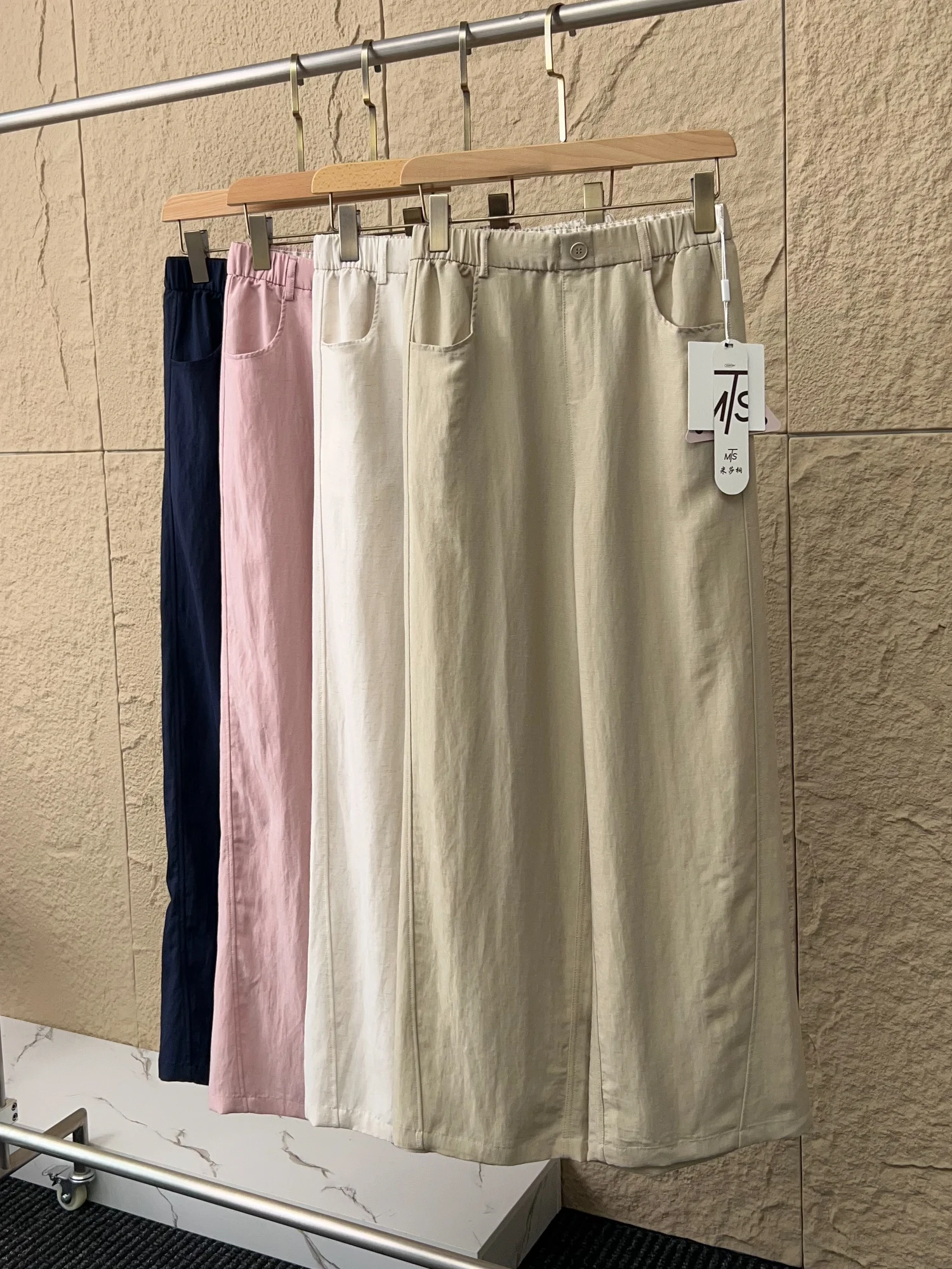 Comfortable High Waist Straight Leg Casual Pants Women's Loose Fit Summer Fashion Lenzing Lyocell Linen Blend Casual Trousers
Comfortable High Waist Straight Leg Casual Pants Women's Loose Fit Summer Fashion Lenzing Lyocell Linen Blend Casual Trousers