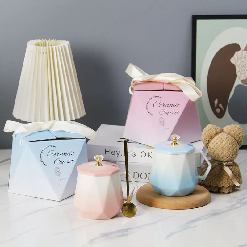 High Value Gradual Change Ceramic Mug, Drinking Cup with Lid, Wedding Souvenir Event Small Gift Opening Gift Cup with Gift Box
High Value Gradual Change Ceramic Mug, Drinking Cup with Lid, Wedding Souvenir Event Small Gift Opening Gift Cup with Gift Box