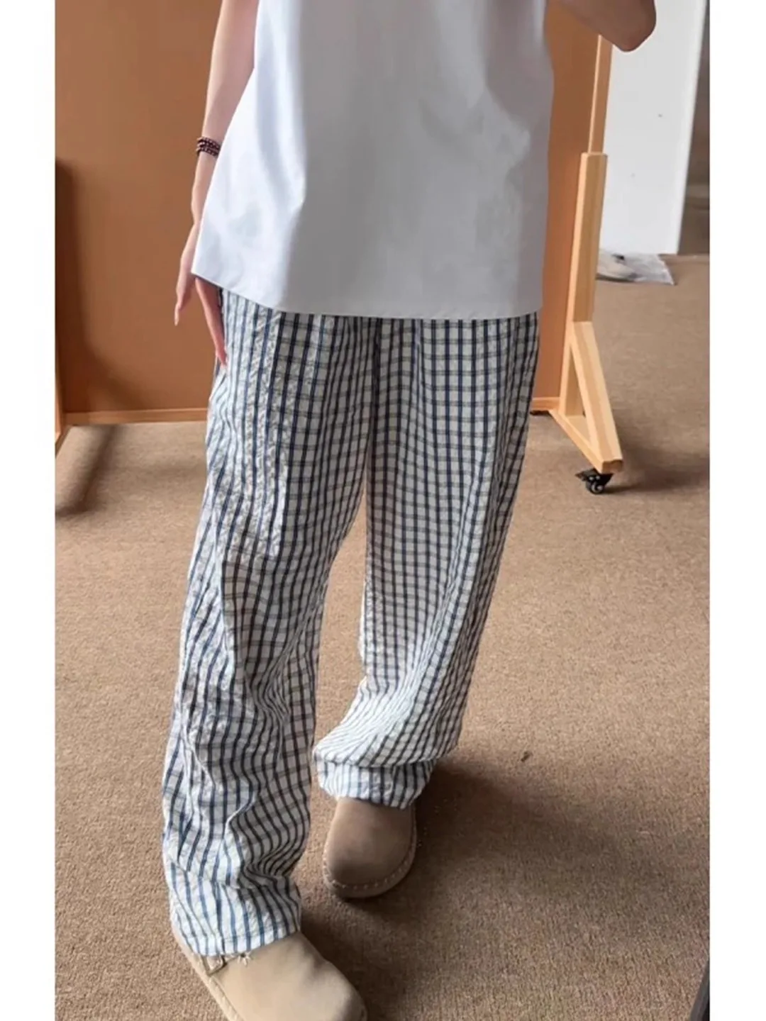 Синие клетчатые широкие прямые повседневные брюки, летние корейские свободные брюки для отдыха, Qui Dry
Синие клетчатые широкие прямые повседневные брюки, летние корейские свободные брюки для отдыха, Qui Dry