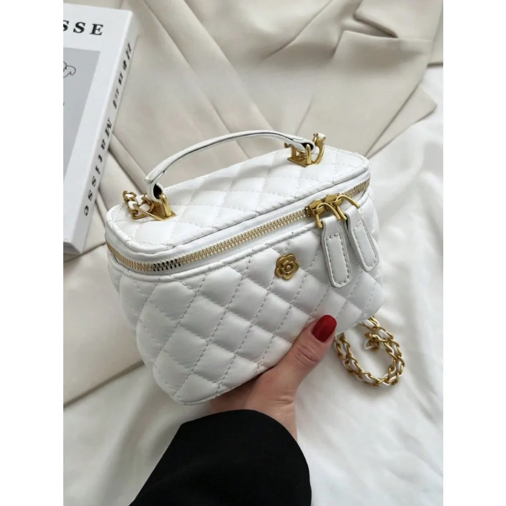 1pc Classic Fashionable Elegant Solid Color Perfume Style Handbag, Minimalist Shoulder & Crossbody Bag
1pc Classic Fashionable Elegant Solid Color Perfume Style Handbag, Minimalist Shoulder & Crossbody Bag