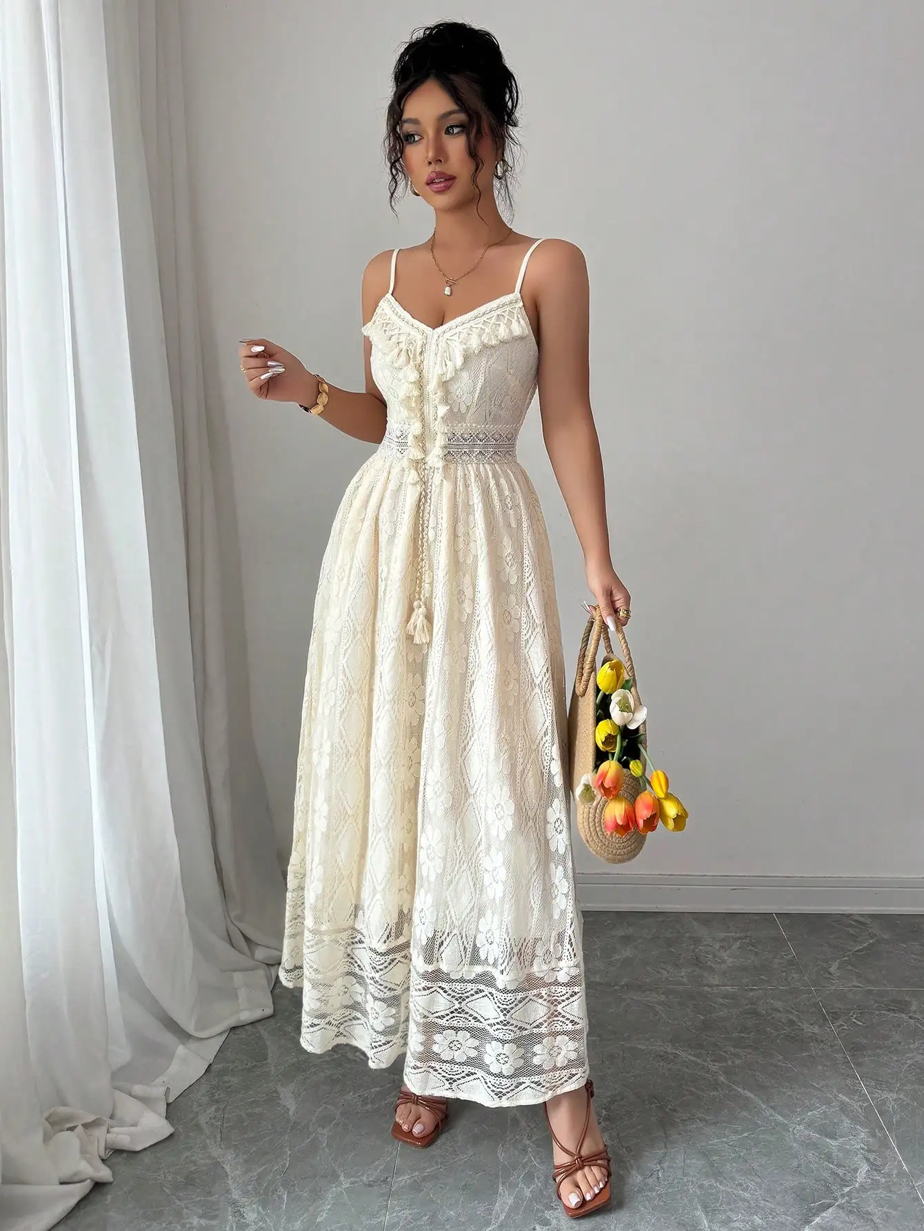 Elegant V-Neck Lace Maxi Dress With Drawstring Waist Floral Hollow Out Bohemian Beach Casual Spring Summer
Elegant V-Neck Lace Maxi Dress With Drawstring Waist Floral Hollow Out Bohemian Beach Casual Spring Summer