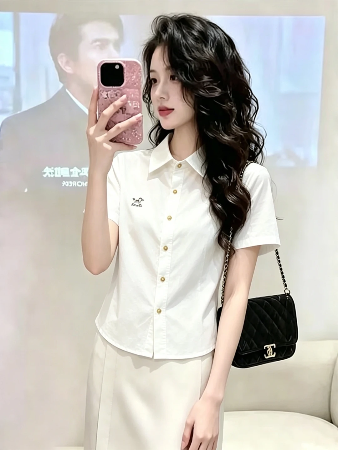 White Embroidered Short Sleeve Shirt Women's Loose Fit Fashionable plus Size Casual Style Summer New Arrival Casual Fashion
White Embroidered Short Sleeve Shirt Women's Loose Fit Fashionable plus Size Casual Style Summer New Arrival Casual Fashion