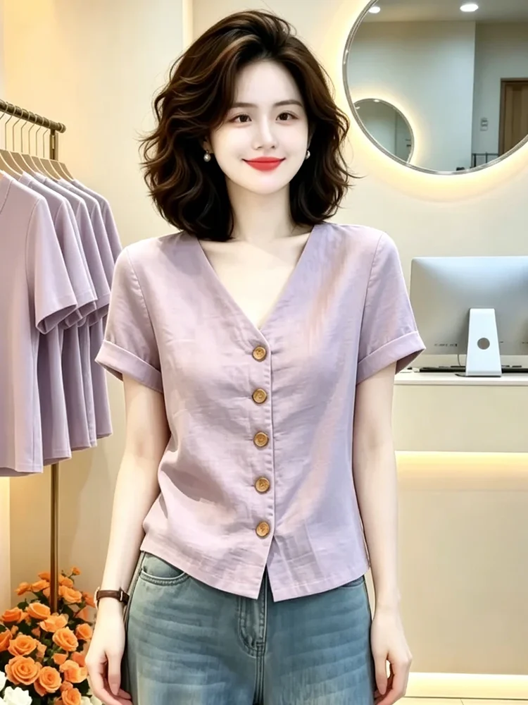 Elegant V-Neck Short Sleeve Shirt Single Button Versatile Fashionable Gentle Style Casual Fit Summer New Arrival Women's Top
Elegant V-Neck Short Sleeve Shirt Single Button Versatile Fashionable Gentle Style Casual Fit Summer New Arrival Women's Top