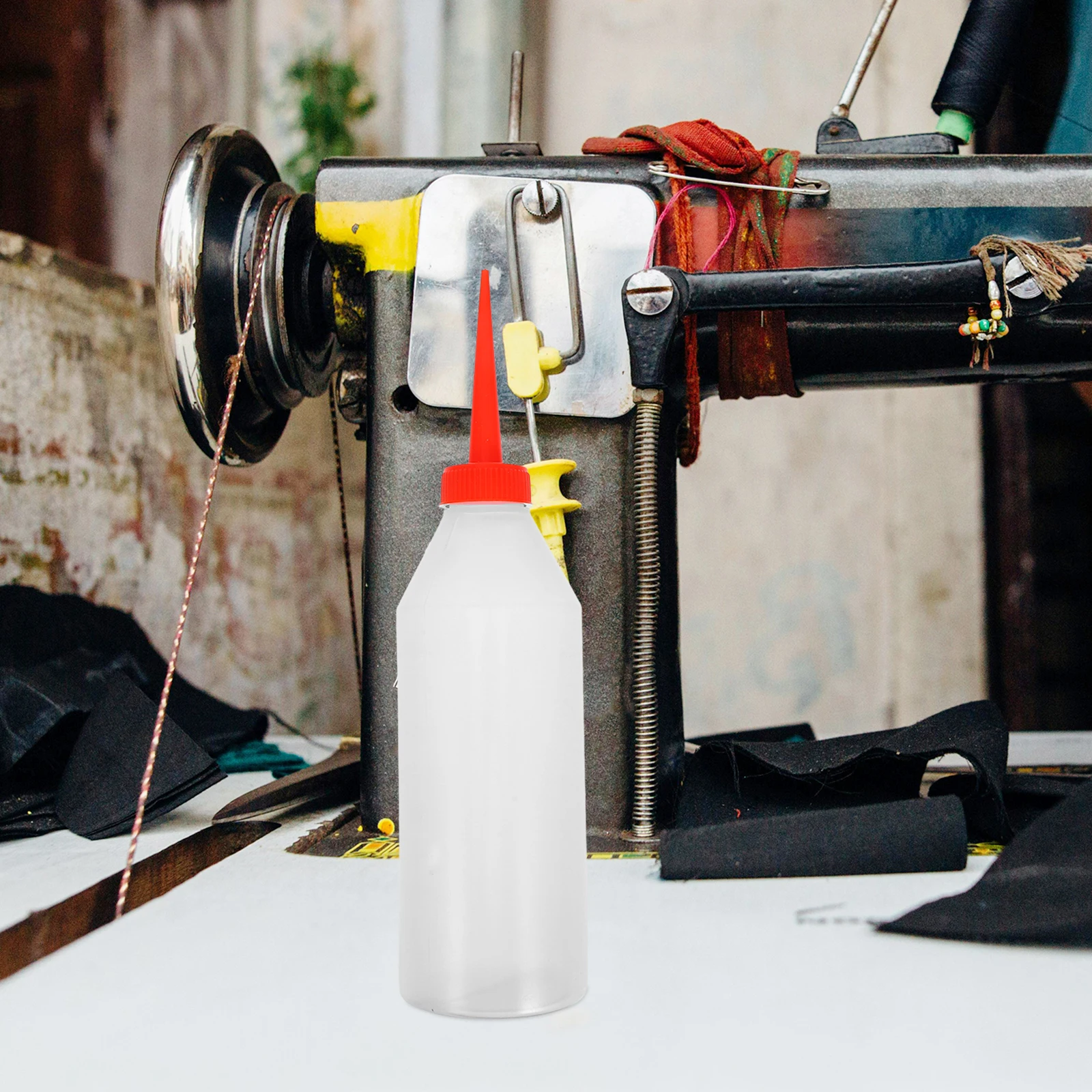 2Pcs Portable Plastic Oil Dispenser For Sewing Machines Precision Nozzle Oil Bottle Lightweight Engine Jugs
2Pcs Portable Plastic Oil Dispenser For Sewing Machines Precision Nozzle Oil Bottle Lightweight Engine Jugs