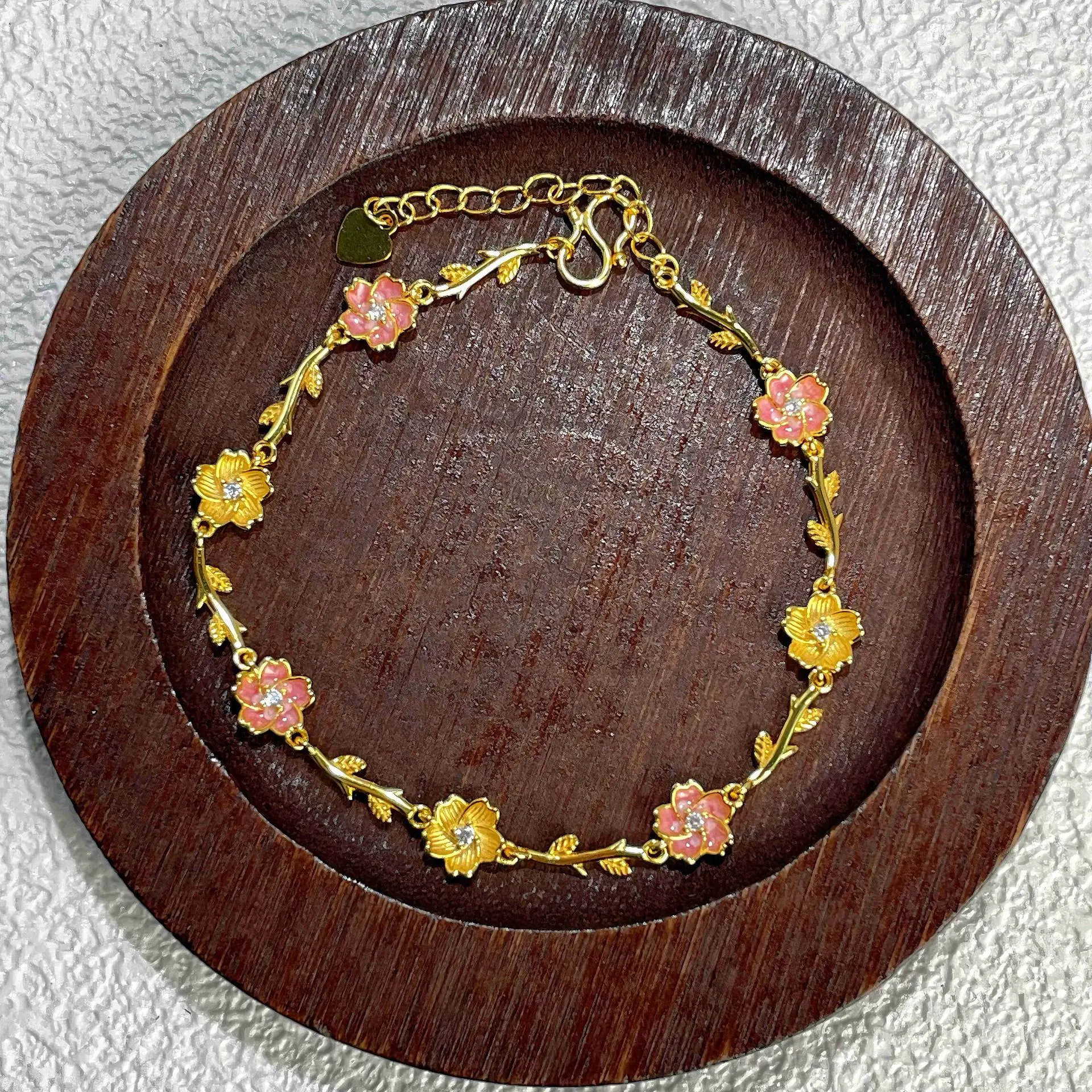 S925 Sterling Silver Peach Blossom Bracelet New Chinese Retro Floral Resin Zircon Peach Flower Charm Elegant Jewelry For Women
S925 Sterling Silver Peach Blossom Bracelet New Chinese Retro Floral Resin Zircon Peach Flower Charm Elegant Jewelry For Women