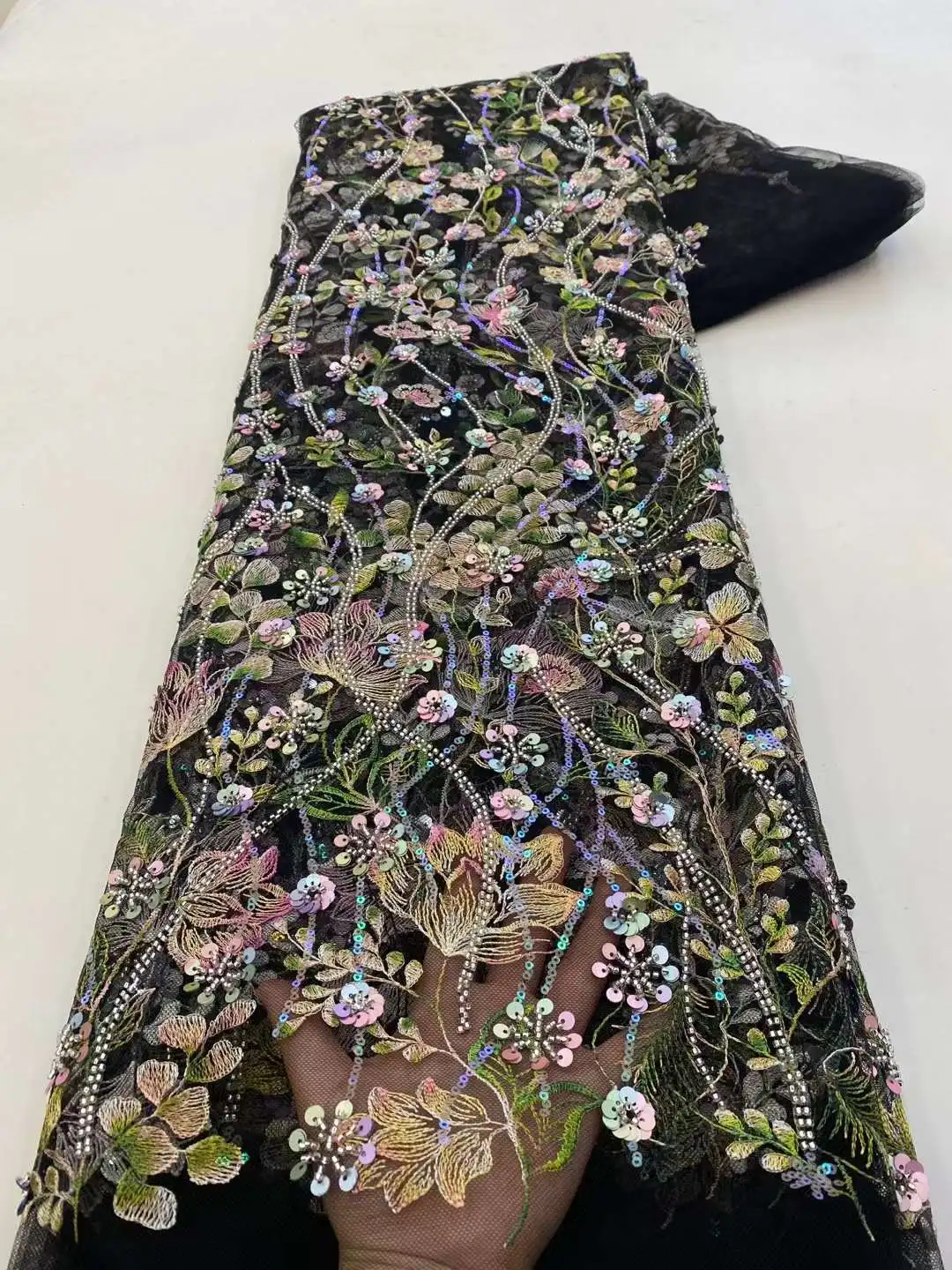 High quality sequins multi-flower embroidery French mesh lace soft fabric is evening dress skirt wedding fashion clothing fabric
High quality sequins multi-flower embroidery French mesh lace soft fabric is evening dress skirt wedding fashion clothing fabric
