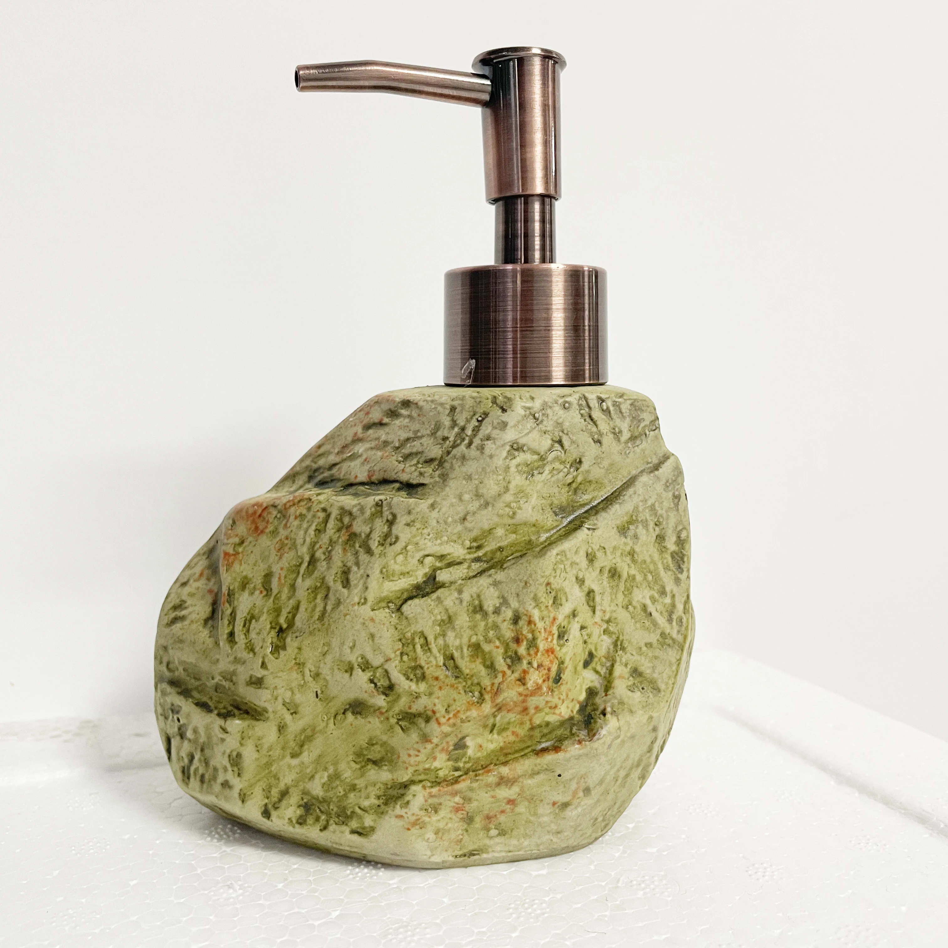 Керамический дозатор жидкого мыла, персонализированный шампунь для мытья рук в ванной комнате, дозирующая бутылка для мыла для мытья тела, ручное нажатие, 300 мл
Керамический дозатор жидкого мыла, персонализированный шампунь для мытья рук в ванной комнате, дозирующая бутылка для мыла для мытья тела, ручное нажатие, 300 мл