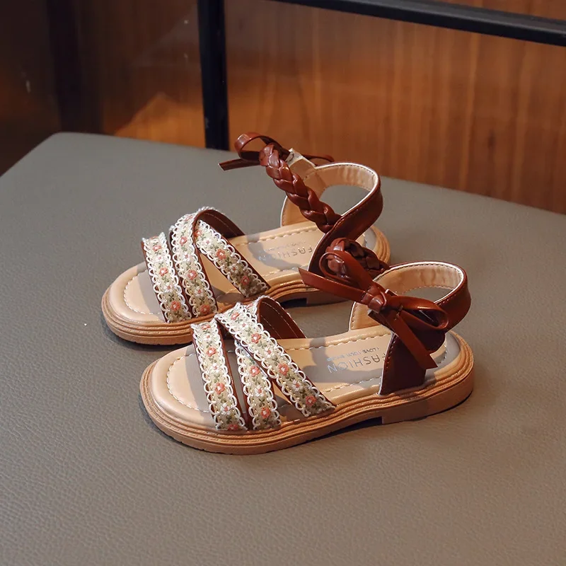 2025 Summer New Embroidered Flower Girl Princess Shoes Fashion Bow Flat Bottom Baby Kid's Casual Beach Shoes Children's Sandals
2025 Summer New Embroidered Flower Girl Princess Shoes Fashion Bow Flat Bottom Baby Kid's Casual Beach Shoes Children's Sandals