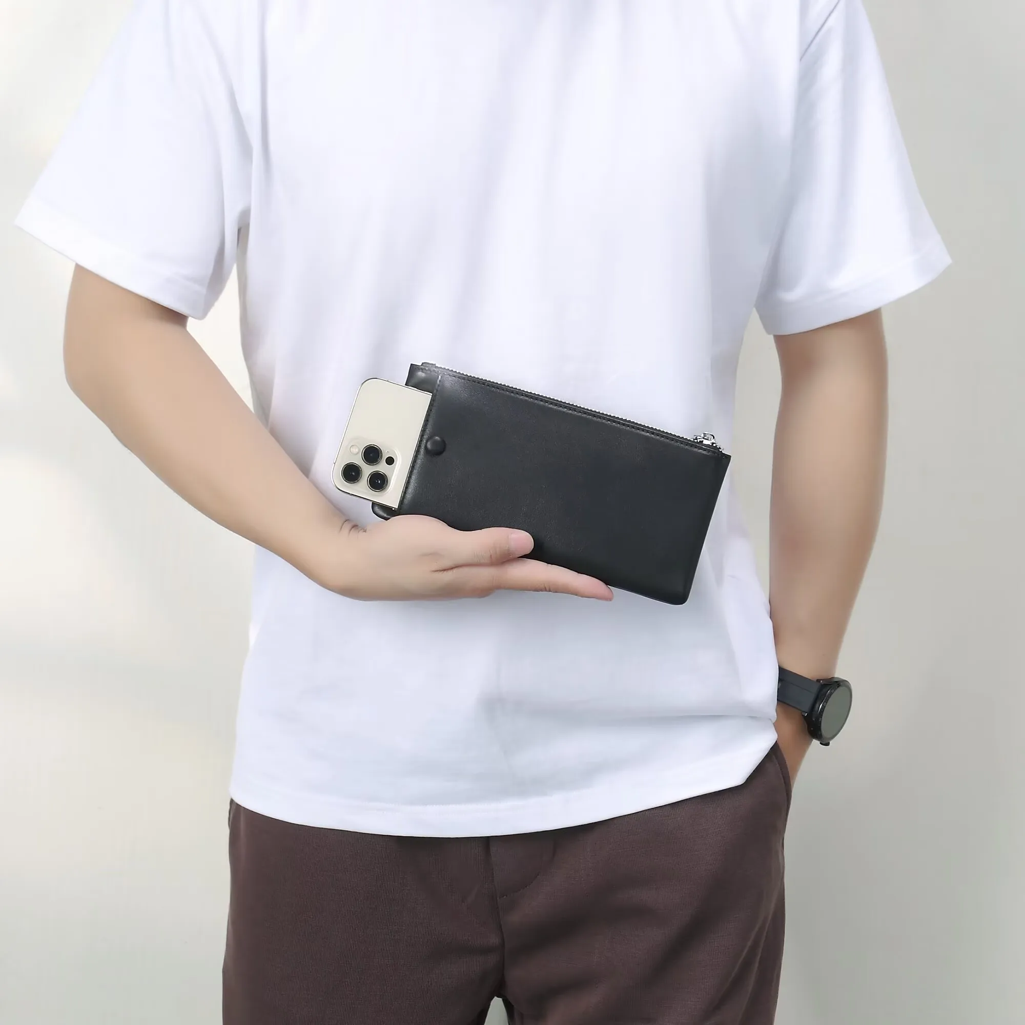 Genuine Leather Men's Clutch Wallet, Large Capacity Long Zipper Purse for Phone & Cash, Business Cowhide Handbag Card Holder
Genuine Leather Men's Clutch Wallet, Large Capacity Long Zipper Purse for Phone & Cash, Business Cowhide Handbag Card Holder
