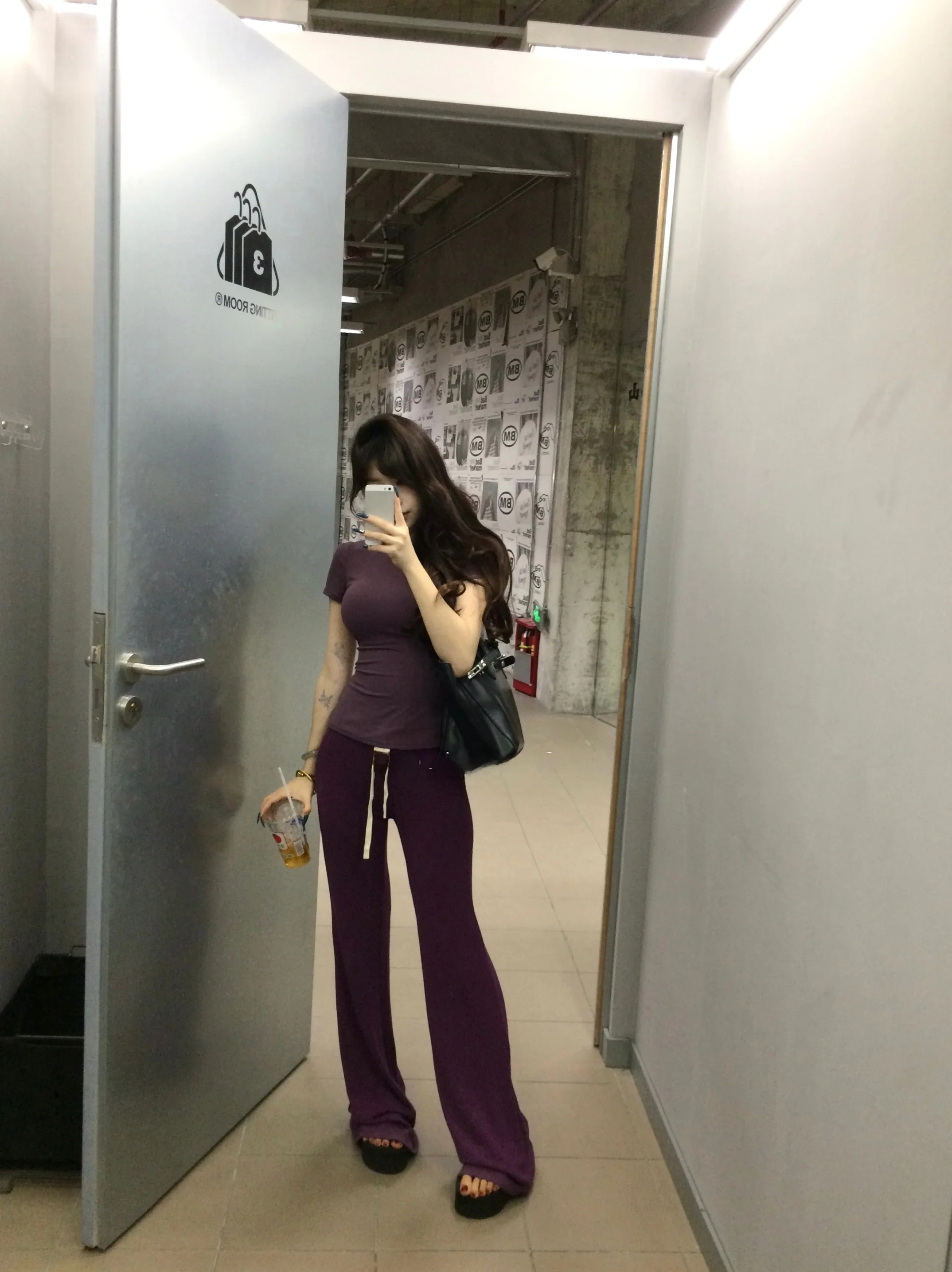 Летние комфортные широкие брюки NogiUnit с микро-клешем, стройнящие, длинные, повседневные, женский модный комплект с круглым вырезом
Летние комфортные широкие брюки NogiUnit с микро-клешем, стройнящие, длинные, повседневные, женский модный комплект с круглым вырезом