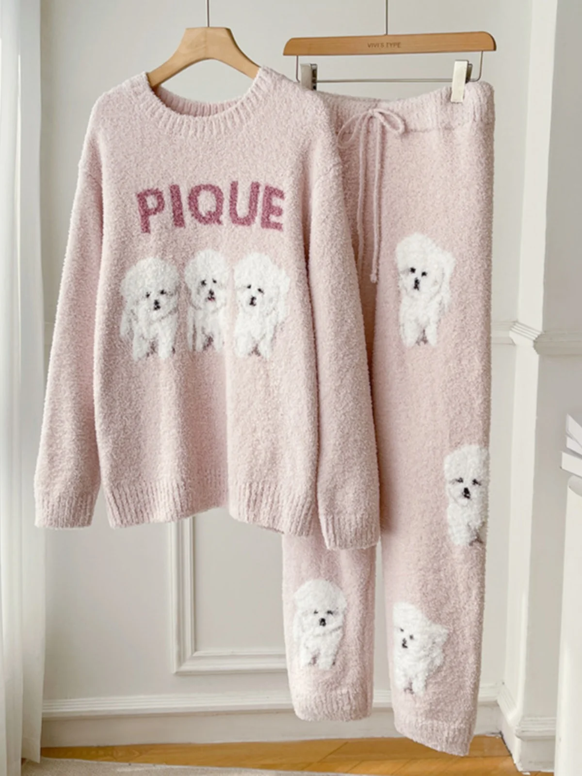 Autumn and Winter Thickened Pajamas Comfortable and Soft Kawaii Cartoon Pattern Long-sleeved Sweet Trousers Loungewear Set Women
Autumn and Winter Thickened Pajamas Comfortable and Soft Kawaii Cartoon Pattern Long-sleeved Sweet Trousers Loungewear Set Women
