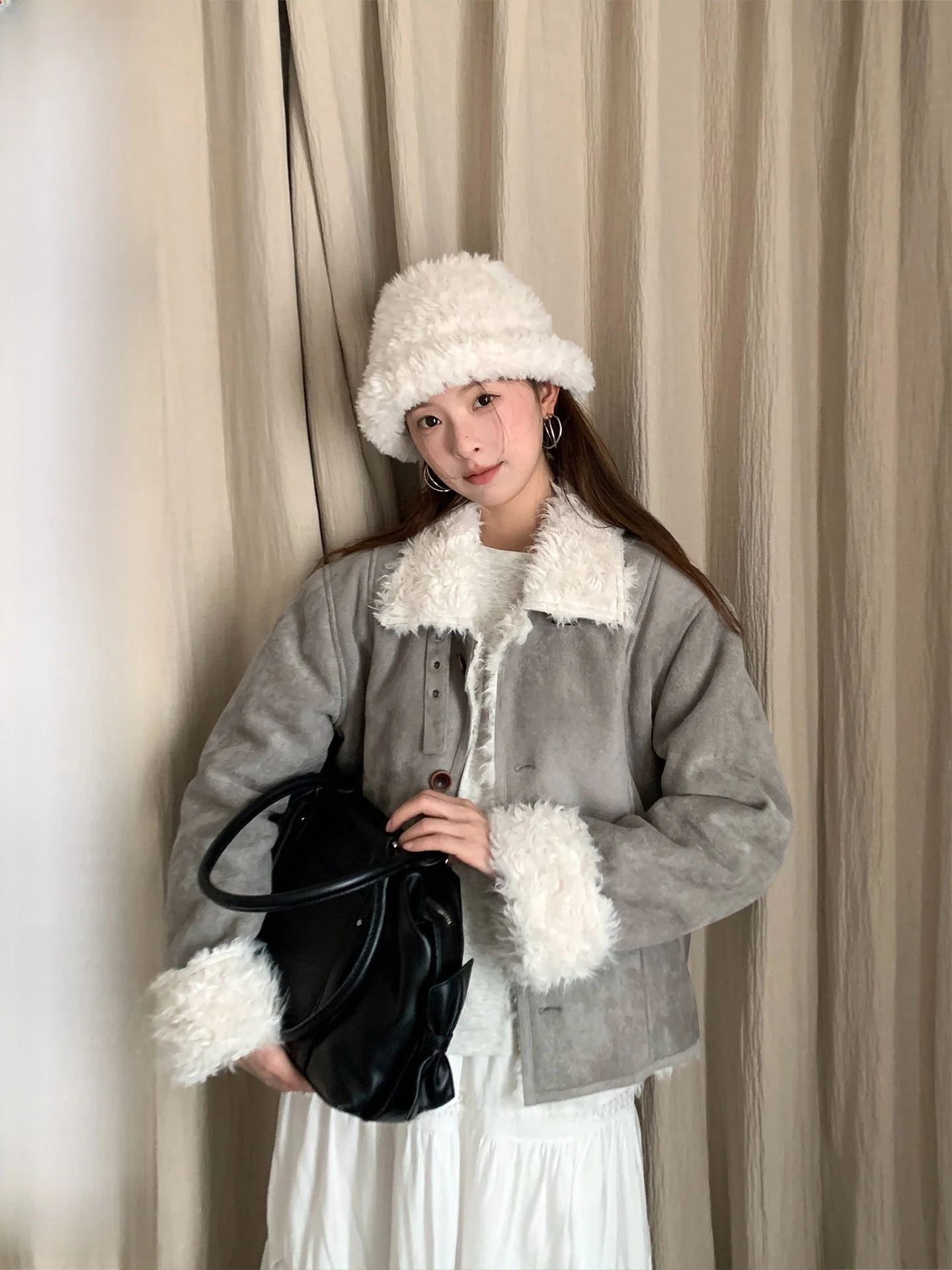COK Autumn Winter Ladies' Warm Fur Leather Inteated Stand Collar Double Wear Outerwear Casual Sle Long Sve Coat
COK Autumn Winter Ladies' Warm Fur Leather Inteated Stand Collar Double Wear Outerwear Casual Sle Long Sve Coat