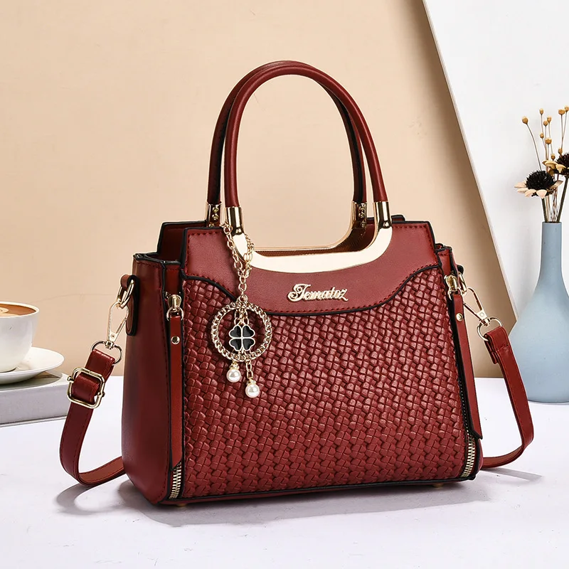 Fashion Solid Color Womens Handbag Middle-aged Mom Crossbody Bag Simple Casual Large Capacity Womens Shoulder Tote Bag
Fashion Solid Color Womens Handbag Middle-aged Mom Crossbody Bag Simple Casual Large Capacity Womens Shoulder Tote Bag
