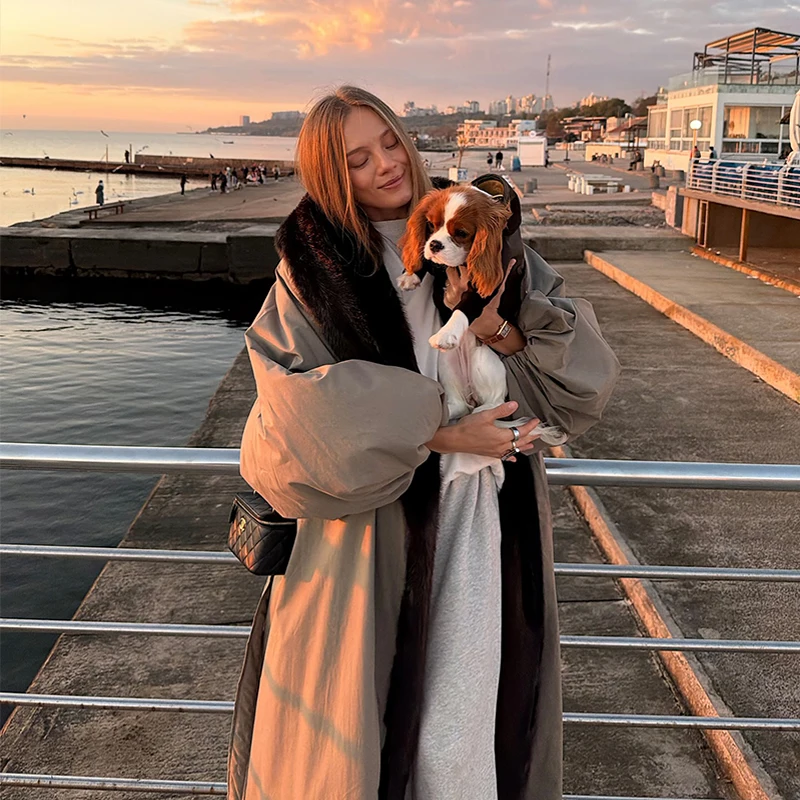 Длинное пальто оверсайз для женщин, свободное, с воротником из искусственного меха, на шнуровке, модные куртки с длинными рукавами, верхняя одежда, новинка 2025 года, зимние пальто
Длинное пальто оверсайз для женщин, свободное, с воротником из искусственного меха, на шнуровке, модные куртки с длинными рукавами, верхняя одежда, новинка 2025 года, зимние пальто