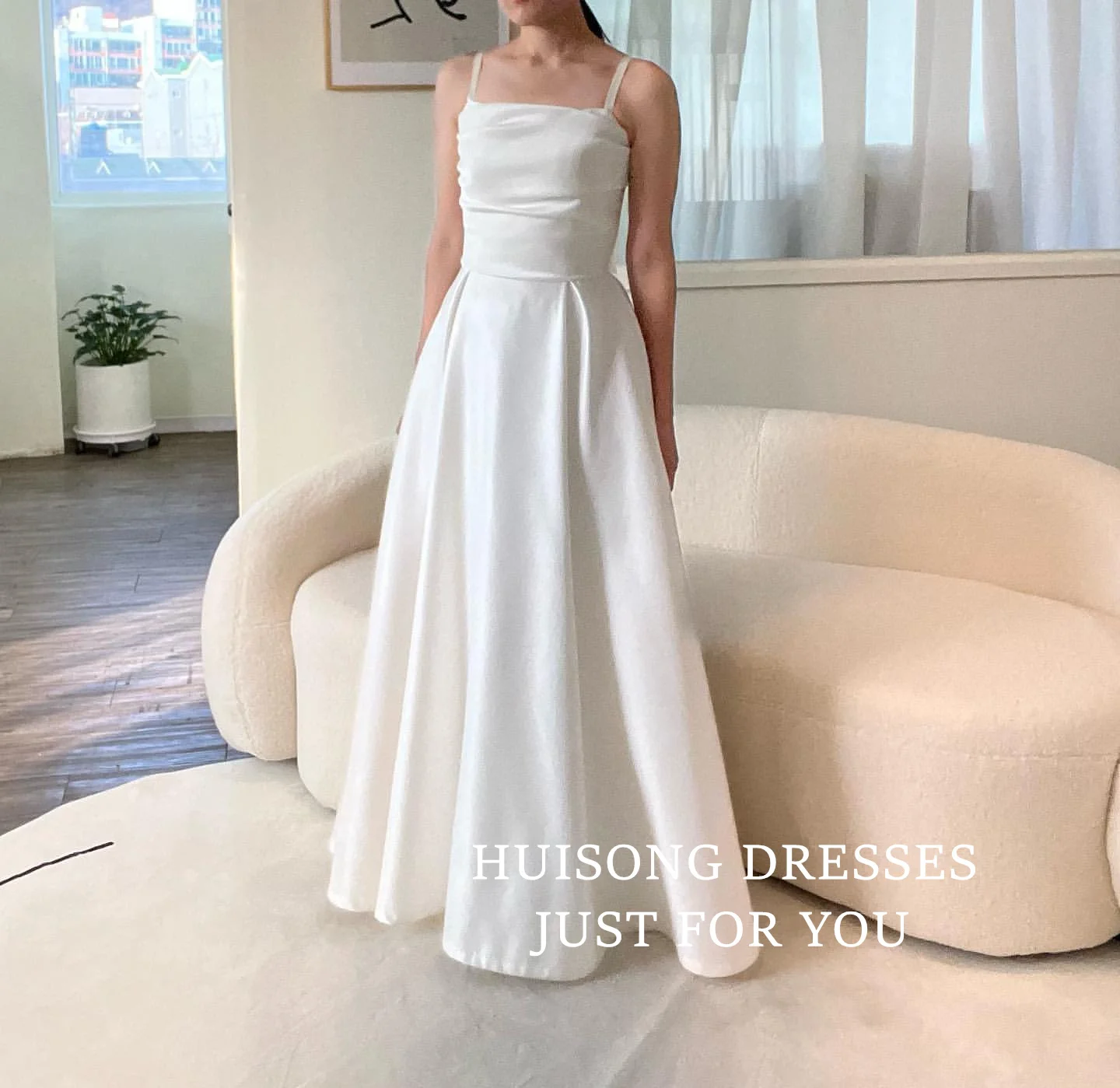 HUISONG Customized White Satin Korean Wedding Dress 프롬드레스 A-Line Spaghetti Straps Bridal Gown Korea Wedding Photo Shoot Dresses
HUISONG Customized White Satin Korean Wedding Dress 프롬드레스 A-Line Spaghetti Straps Bridal Gown Korea Wedding Photo Shoot Dresses