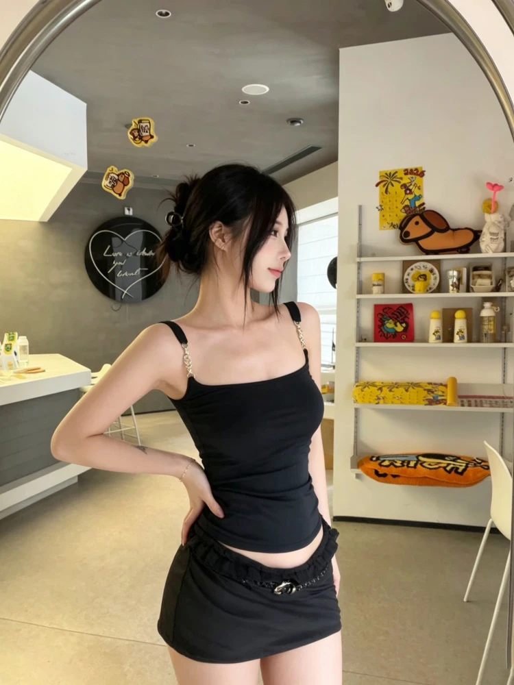 Black High Waist Pleated U-Neck Tank Top And Skirt Two-Piece Set Women's Summer Fashion Sensation Slim Fit Style
Black High Waist Pleated U-Neck Tank Top And Skirt Two-Piece Set Women's Summer Fashion Sensation Slim Fit Style