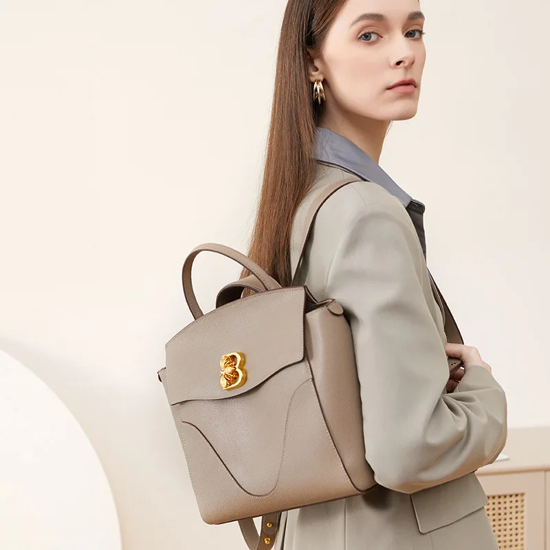 Luxury designer shoulder crossbody bag women briefcase messenger bag backpack Big Tote 2023 design commuting backpack
Luxury designer shoulder crossbody bag women briefcase messenger bag backpack Big Tote 2023 design commuting backpack