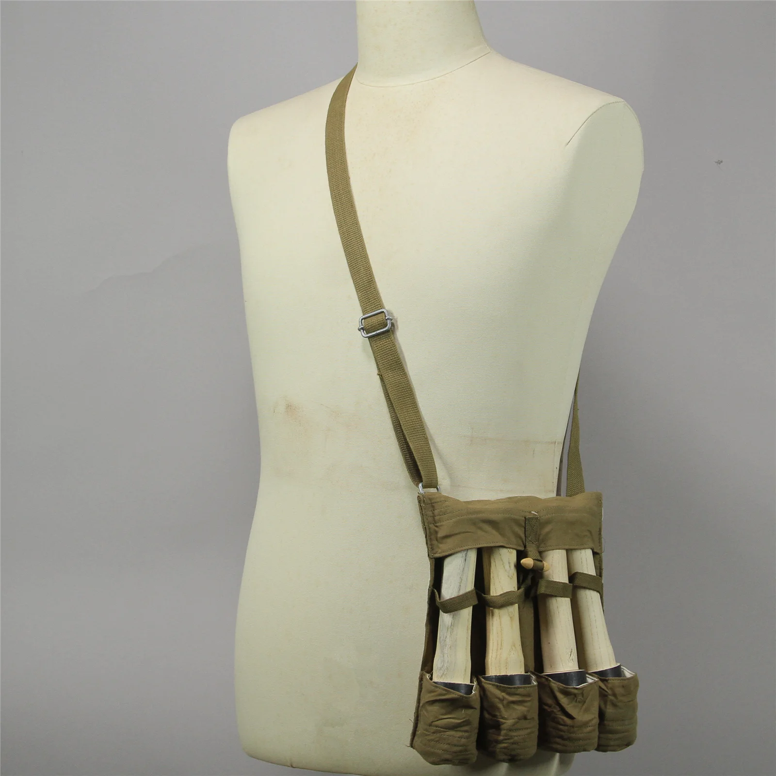 Original Military Surplus Type55 4 Pockets Grenade Pouch Wooden Handle Grenade Tactical Bag
Original Military Surplus Type55 4 Pockets Grenade Pouch Wooden Handle Grenade Tactical Bag