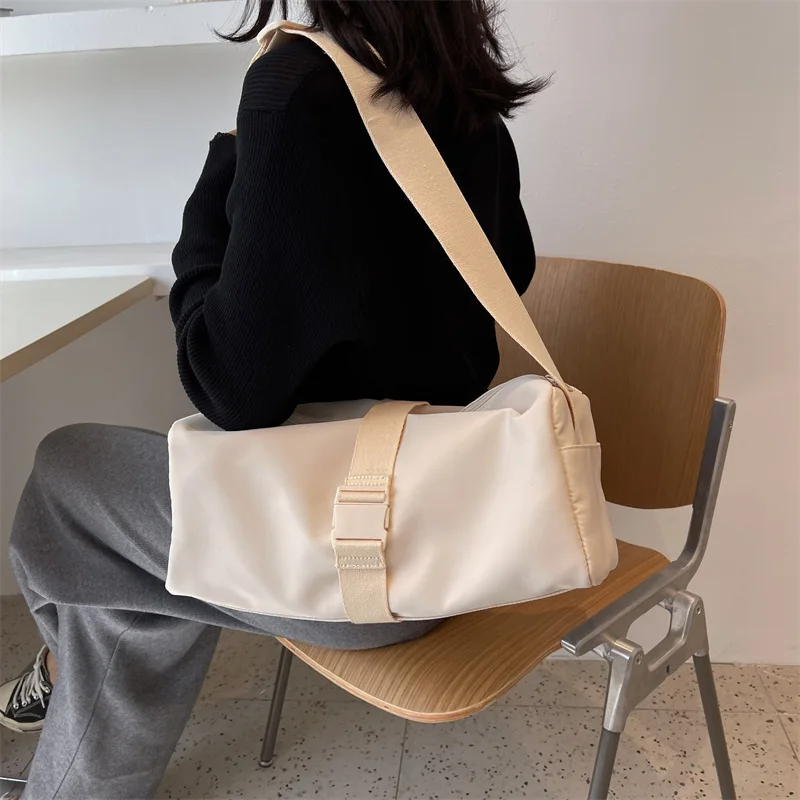 Women Fashion Oxford Cloth Shoulder Bag Ladies Sports Travel Bag Women Casual Large Capacity Messenger Bag
Women Fashion Oxford Cloth Shoulder Bag Ladies Sports Travel Bag Women Casual Large Capacity Messenger Bag
