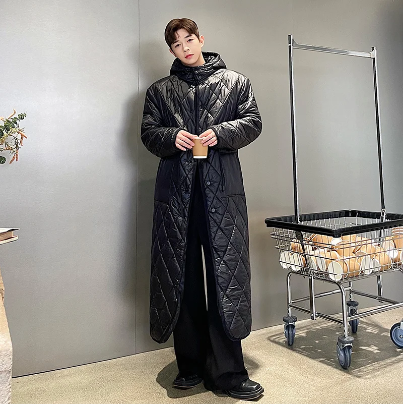 Зимняя мужская хлопковая куртка-пальто ниже колена с капюшоном, ромбовидным узором и шнурком, повседневная верхняя одежда
Зимняя мужская хлопковая куртка-пальто ниже колена с капюшоном, ромбовидным узором и шнурком, повседневная верхняя одежда