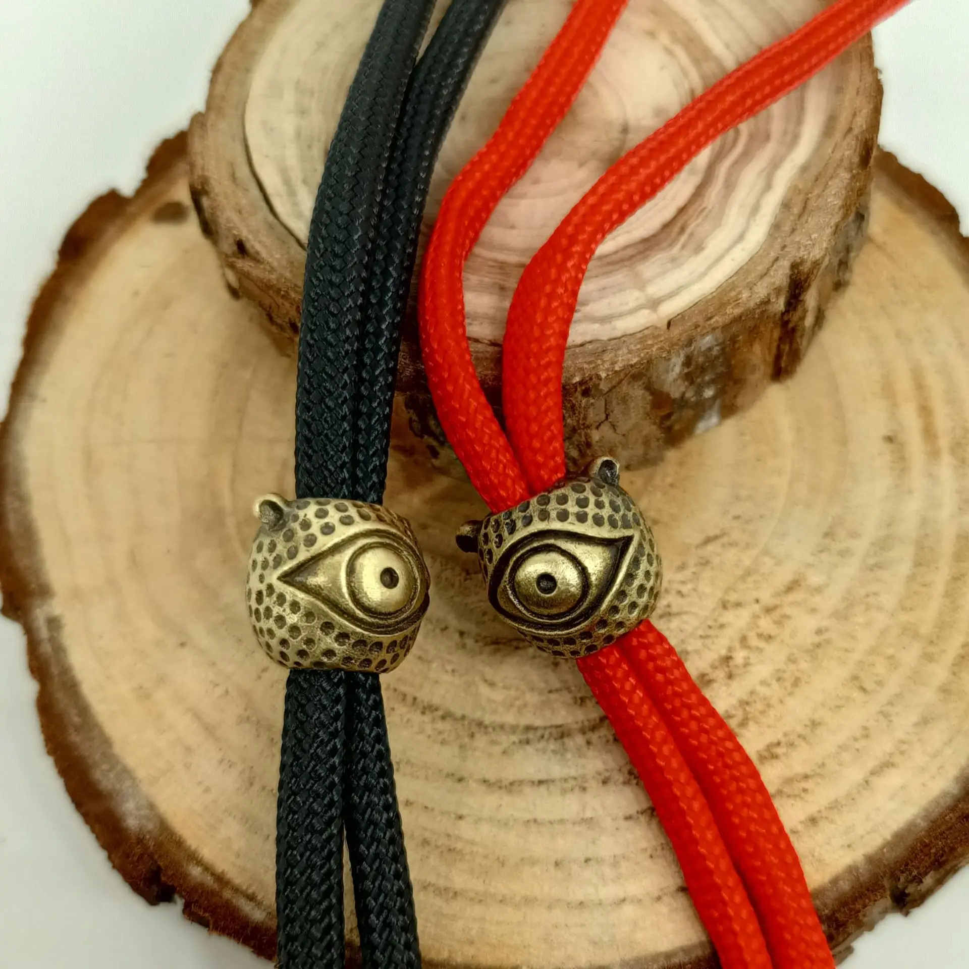 1PC EDC Tools Paracord Beads DIY Brass One Eye Beads Paracord Braided Knife Beads Flashlight Pendant Keychain Charm
1PC EDC Tools Paracord Beads DIY Brass One Eye Beads Paracord Braided Knife Beads Flashlight Pendant Keychain Charm