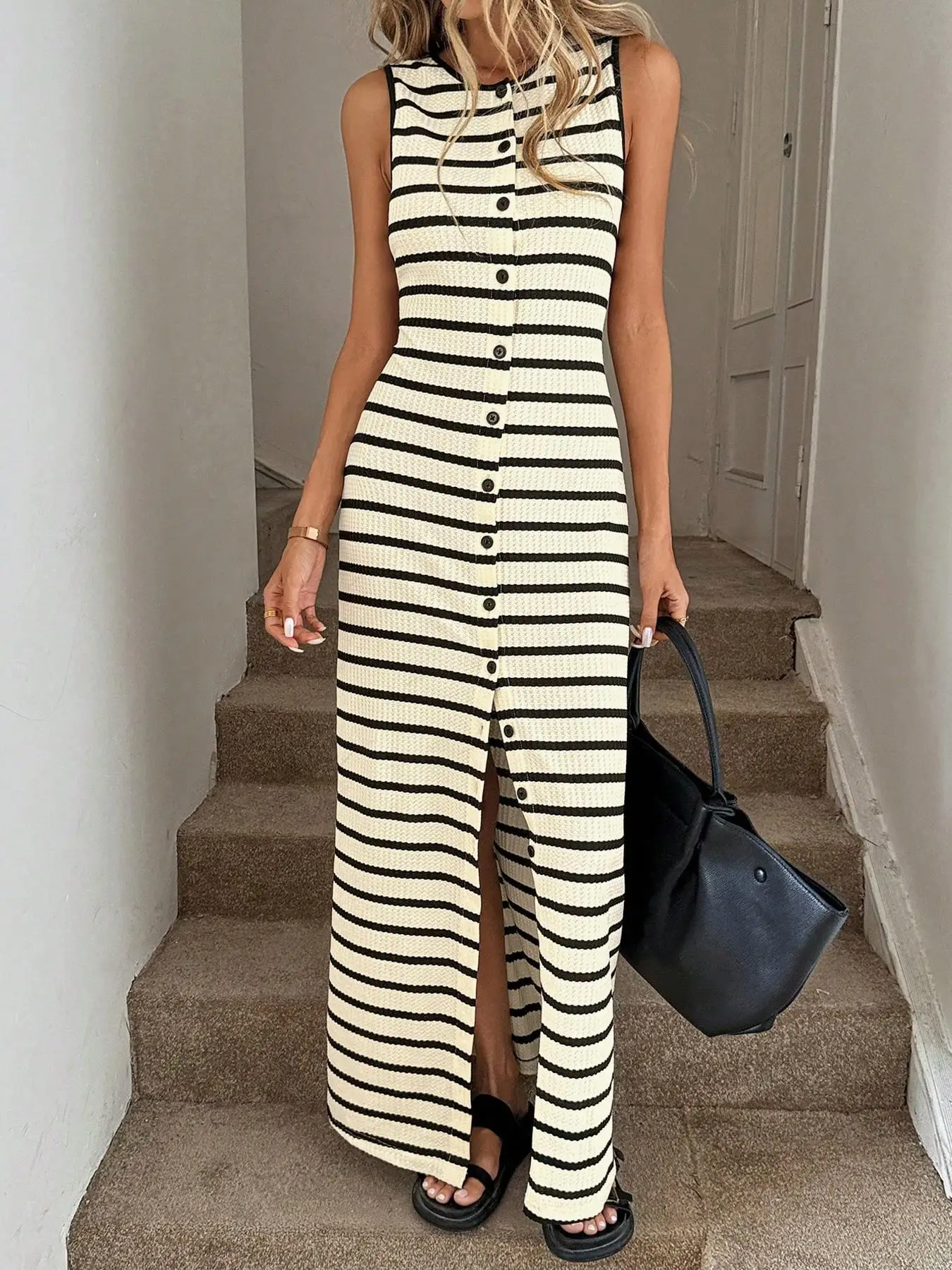 French-Style Striped Sleeveless Knitted Summer Dress High-End Design Petite-Friendly Unique Style for Women
French-Style Striped Sleeveless Knitted Summer Dress High-End Design Petite-Friendly Unique Style for Women