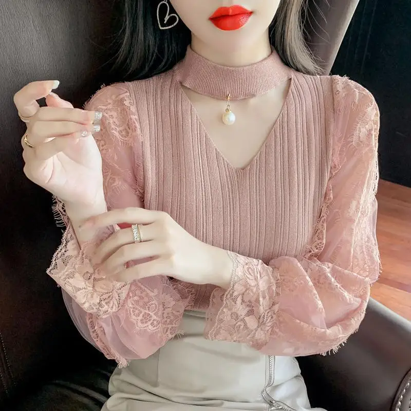 Tops New Autumn Fashionable and Fashionable Lace Spliced half Turtleneck Sweater for Women
Tops New Autumn Fashionable and Fashionable Lace Spliced half Turtleneck Sweater for Women